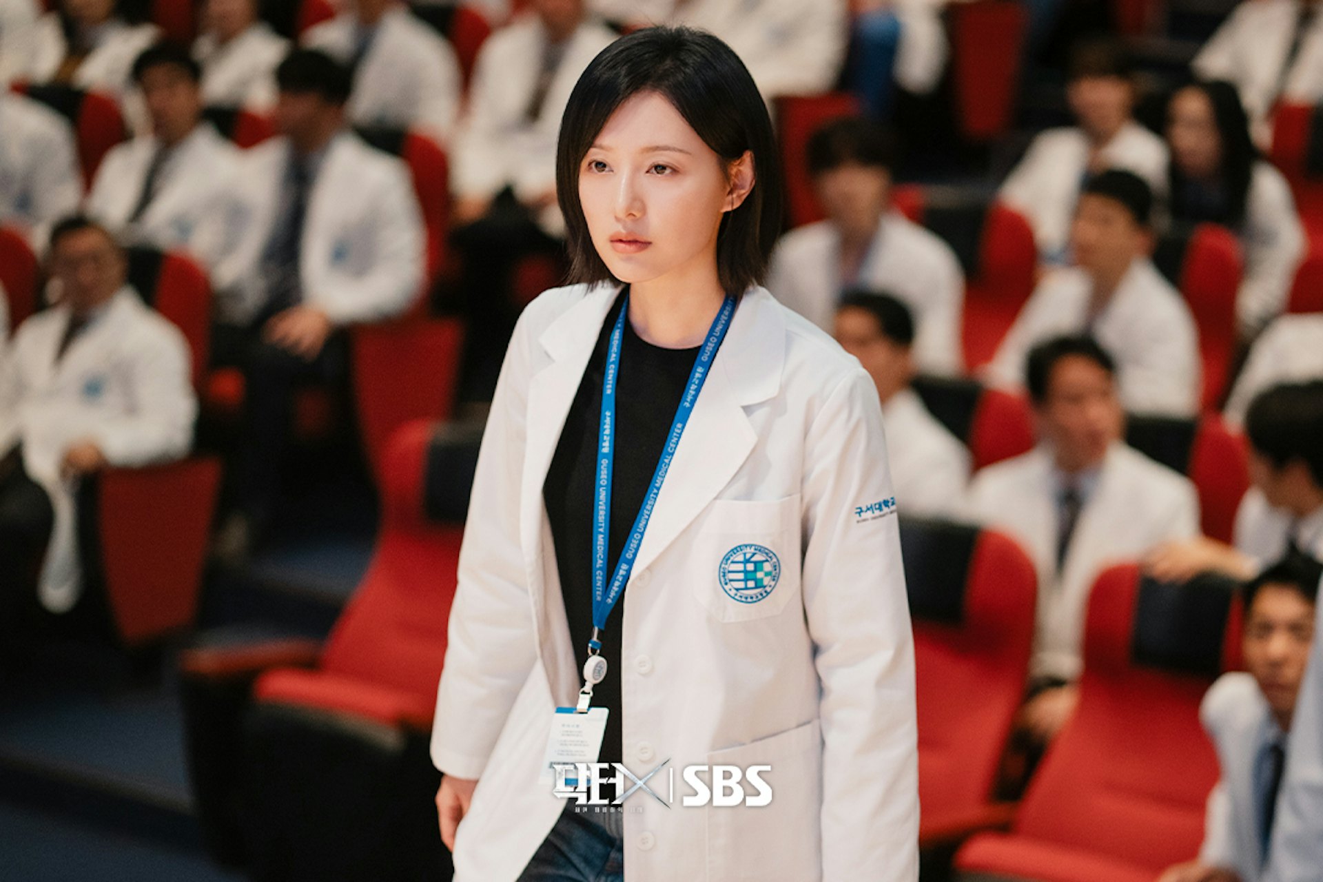 韩剧《Doctor X》金智媛「6点准时放工」成打工仔精神鸦片!(IG@sbsdrama.official)