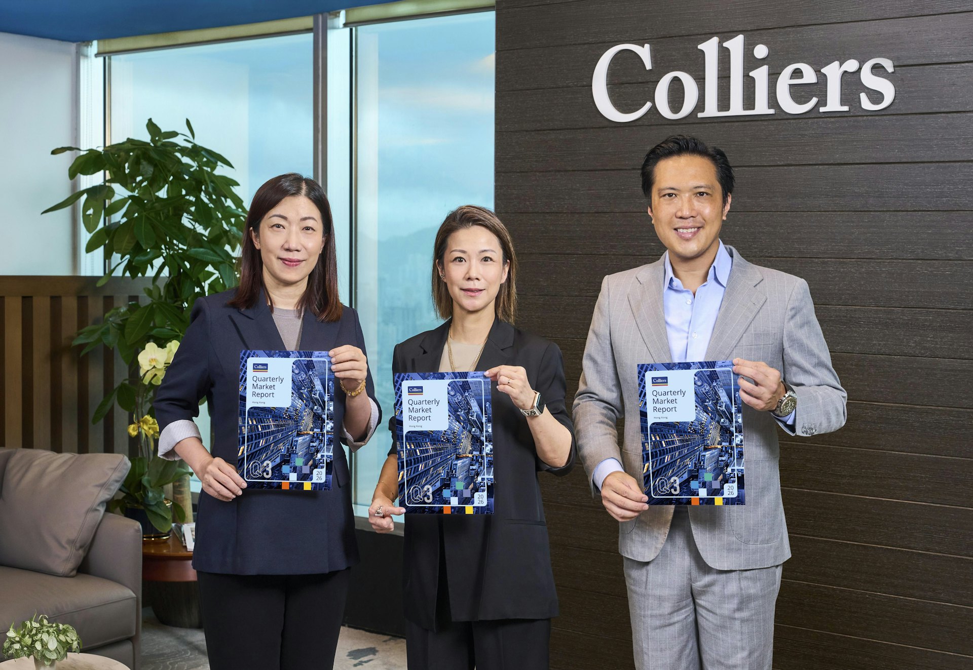 左起 高力香港企业客户服务主管颜慧萍、高力香港研究部及零售顾问主管李婉茵、高力香港资本市场及投资服务主管翟聪。
