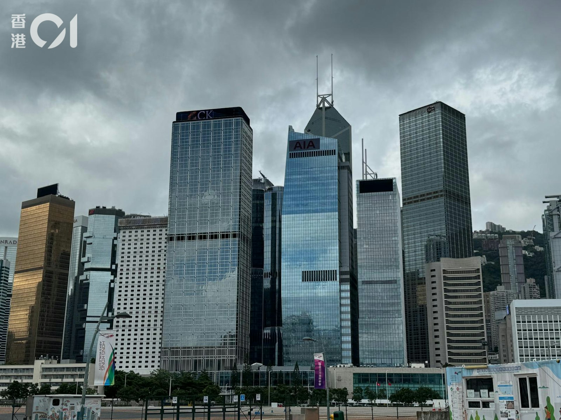 高力指,中环及金钟继续跑赢整体市场,空置率降至9.1%,为四年来首次重返单位数水平。