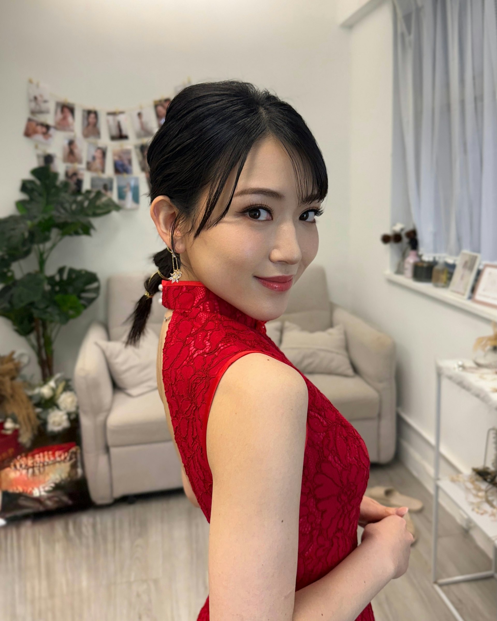 内田真由美嫁港男敬茶跪地,丈夫住公屋被赞港男之光 内田真由美嫁港男敬茶跪地,丈夫住公屋被赞港男之光