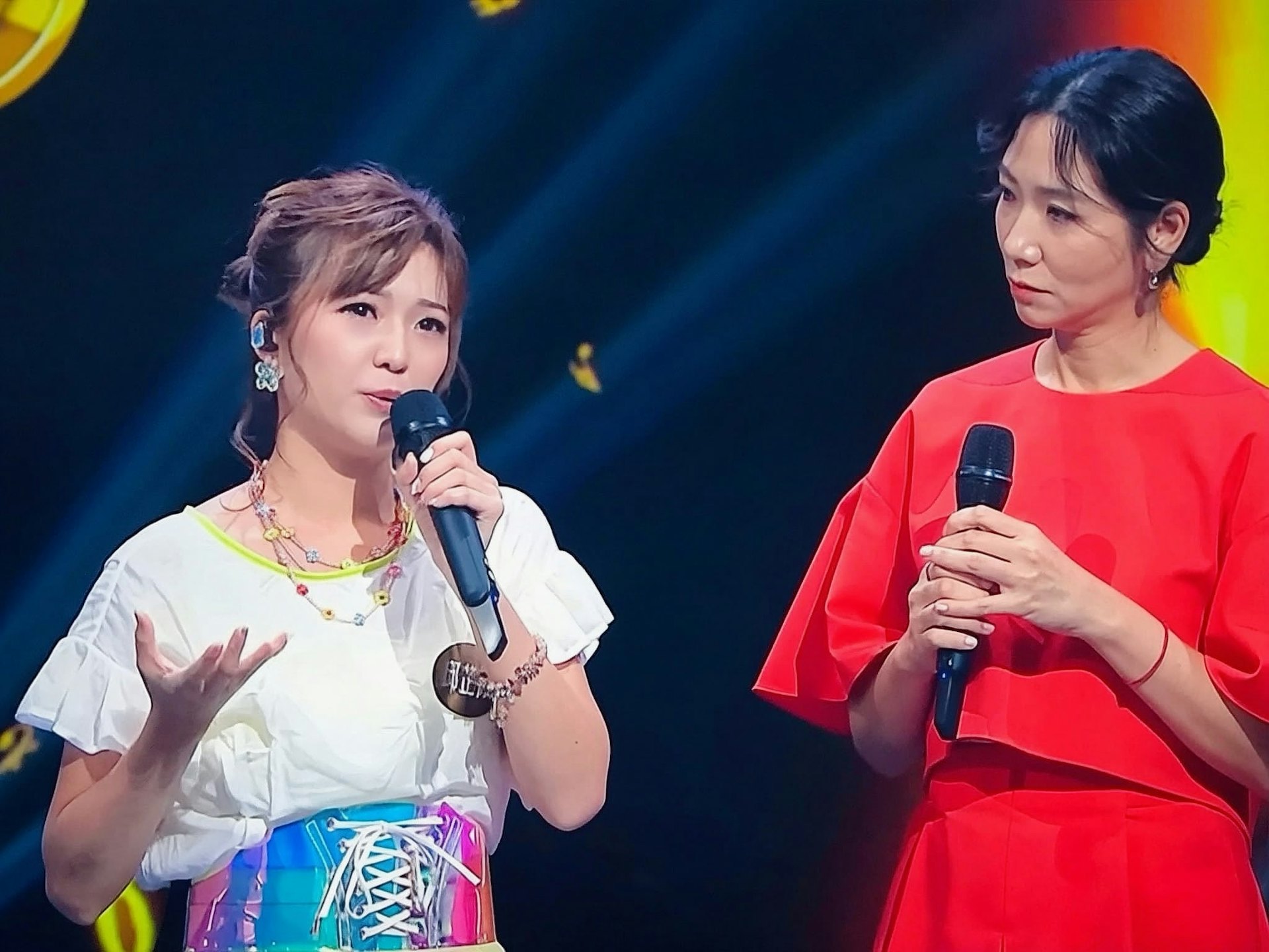 邱芷微笑言曾在车婉婉面前「喊苦喊忽」。