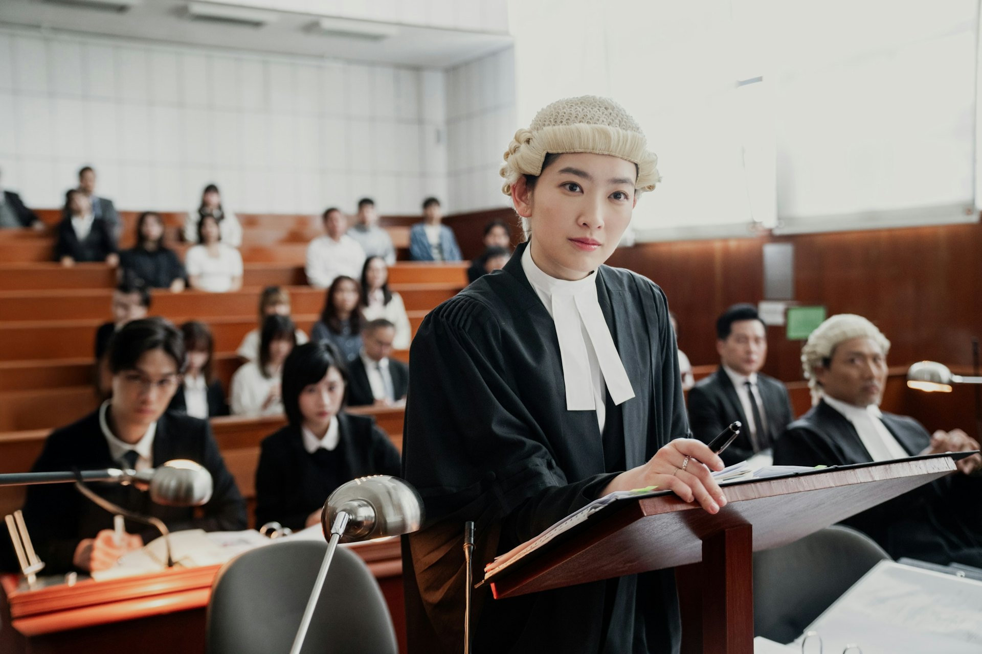 林恺铃《地狱大状》扮嫩校服造型惊艳,港大硕士学霸身份引热议 林恺铃《地狱大状》扮嫩校服造型惊艳,港大硕士学霸身份引热议