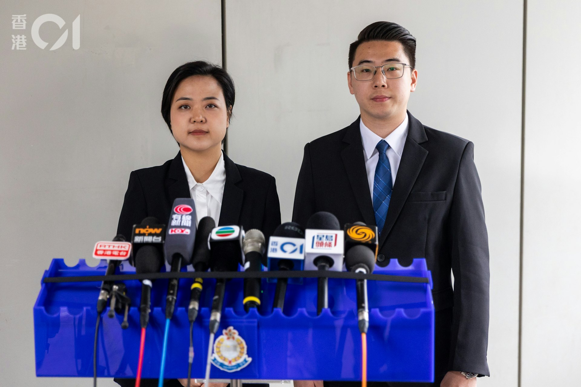 大埔警区刑事部总督察谭婧珊(左)及案件主管督察石家辉(右)。