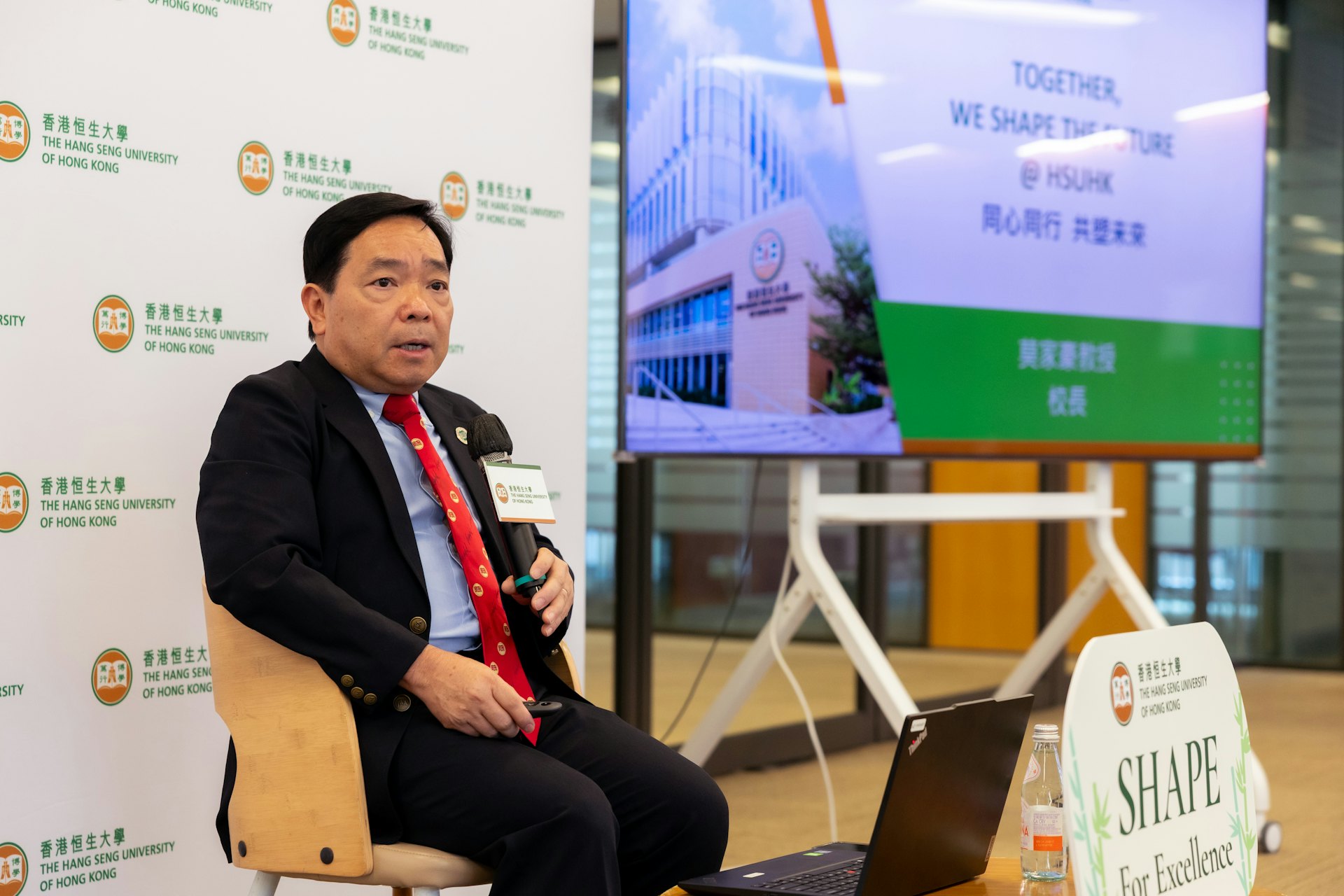 恒生大学校长莫家豪指,与丽豪酒店集团合作,将部分房间重新装修转为学生宿舍。