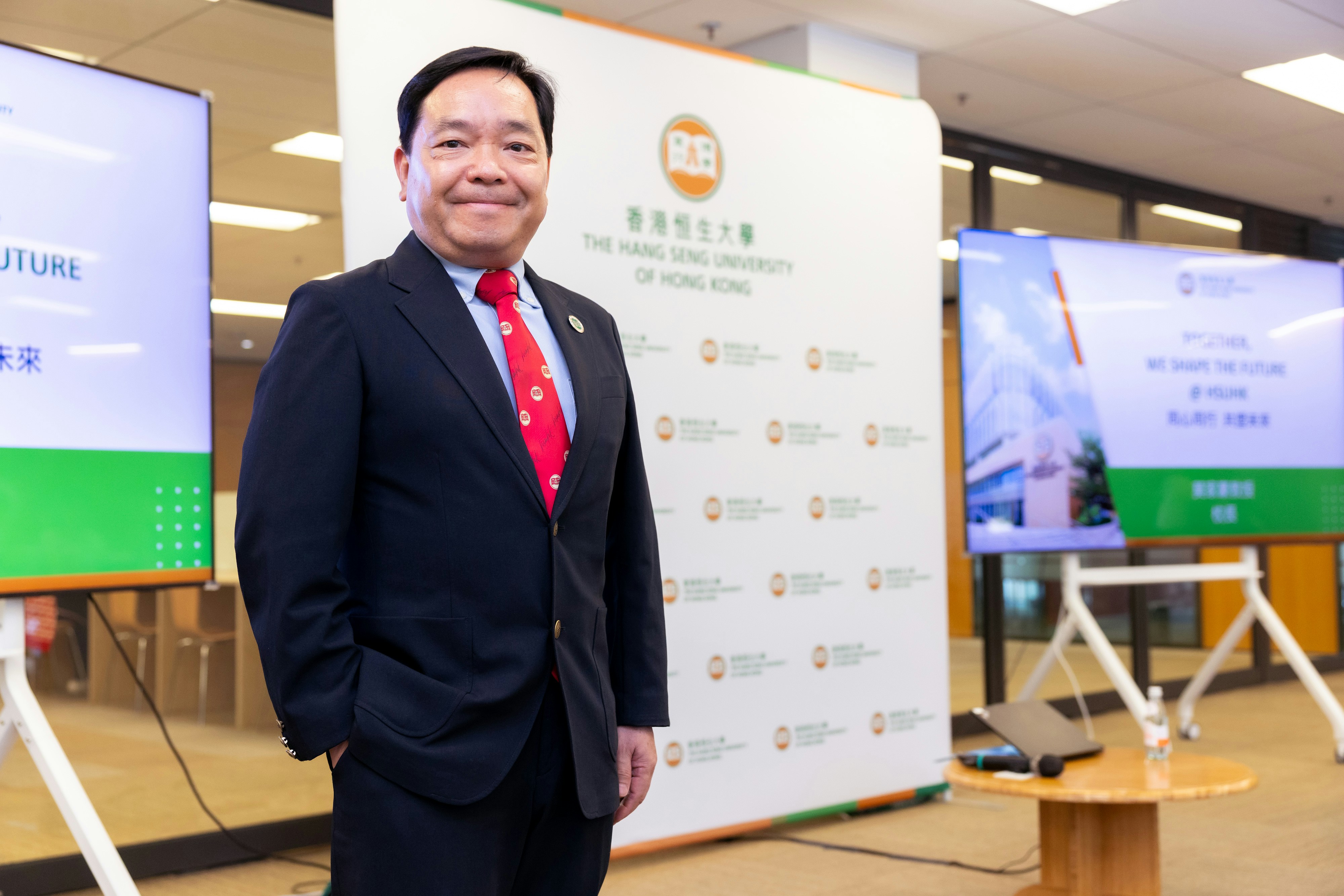 恒生大学校长莫家豪指,致力招收多元化国际生,并开办广东话班协助他们融入。