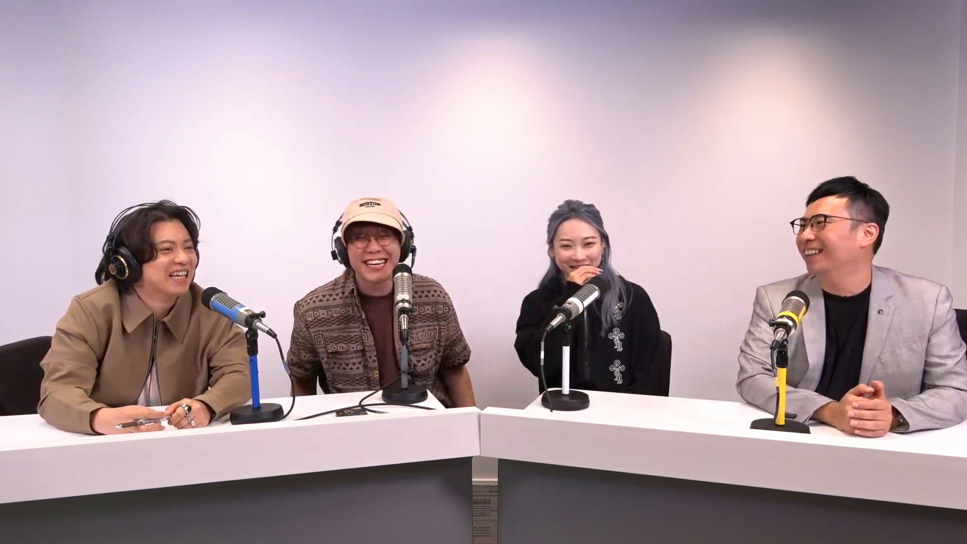 (左起)主持4Lum、主持T.Max、沈晓榆、主持司徒夹带。