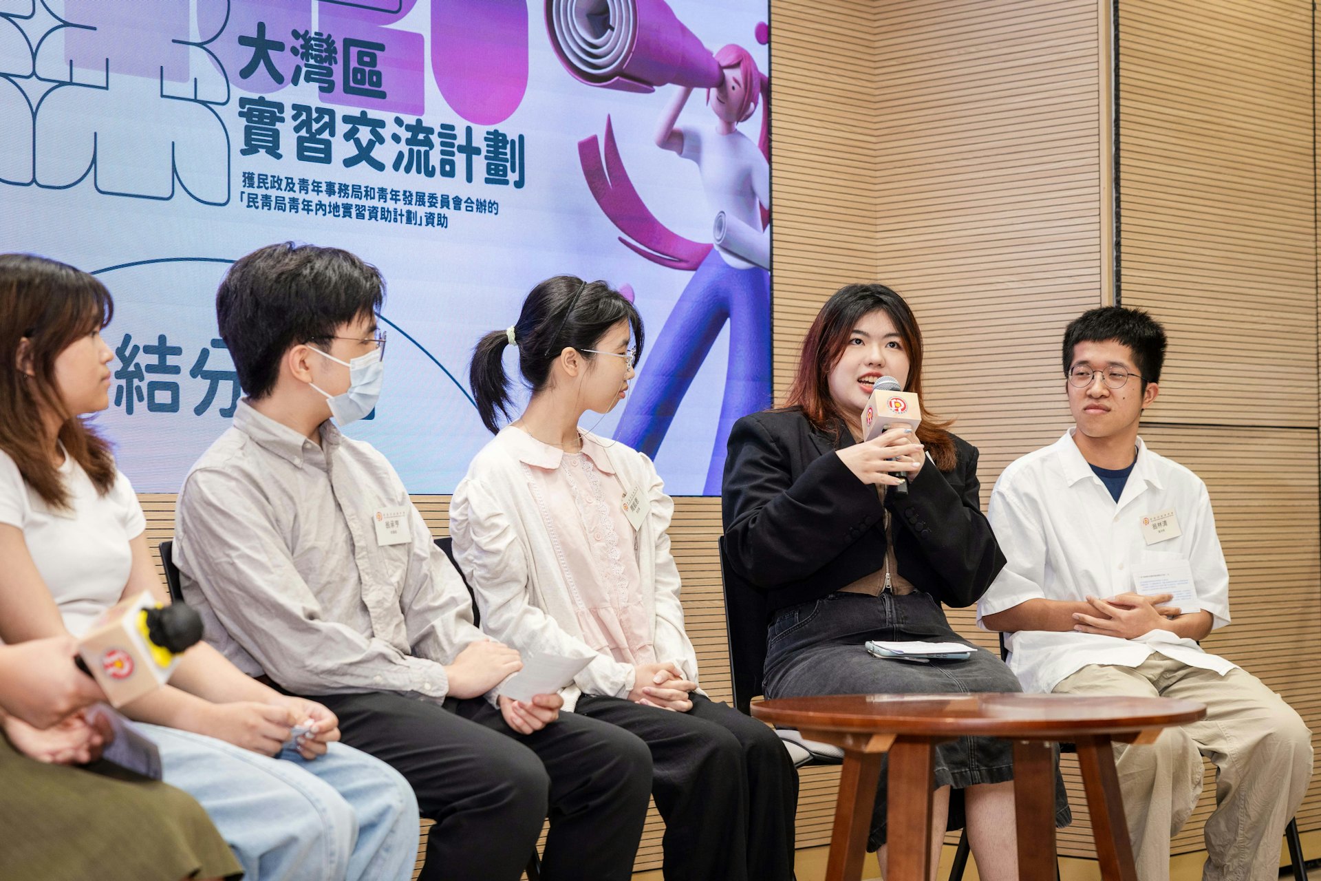 当天几位企业代表出席,与到了5间大湾区港资印刷企业包括伟民、隽思、安量、民生、滙洋实习的同学聚首一堂分享实习经验。