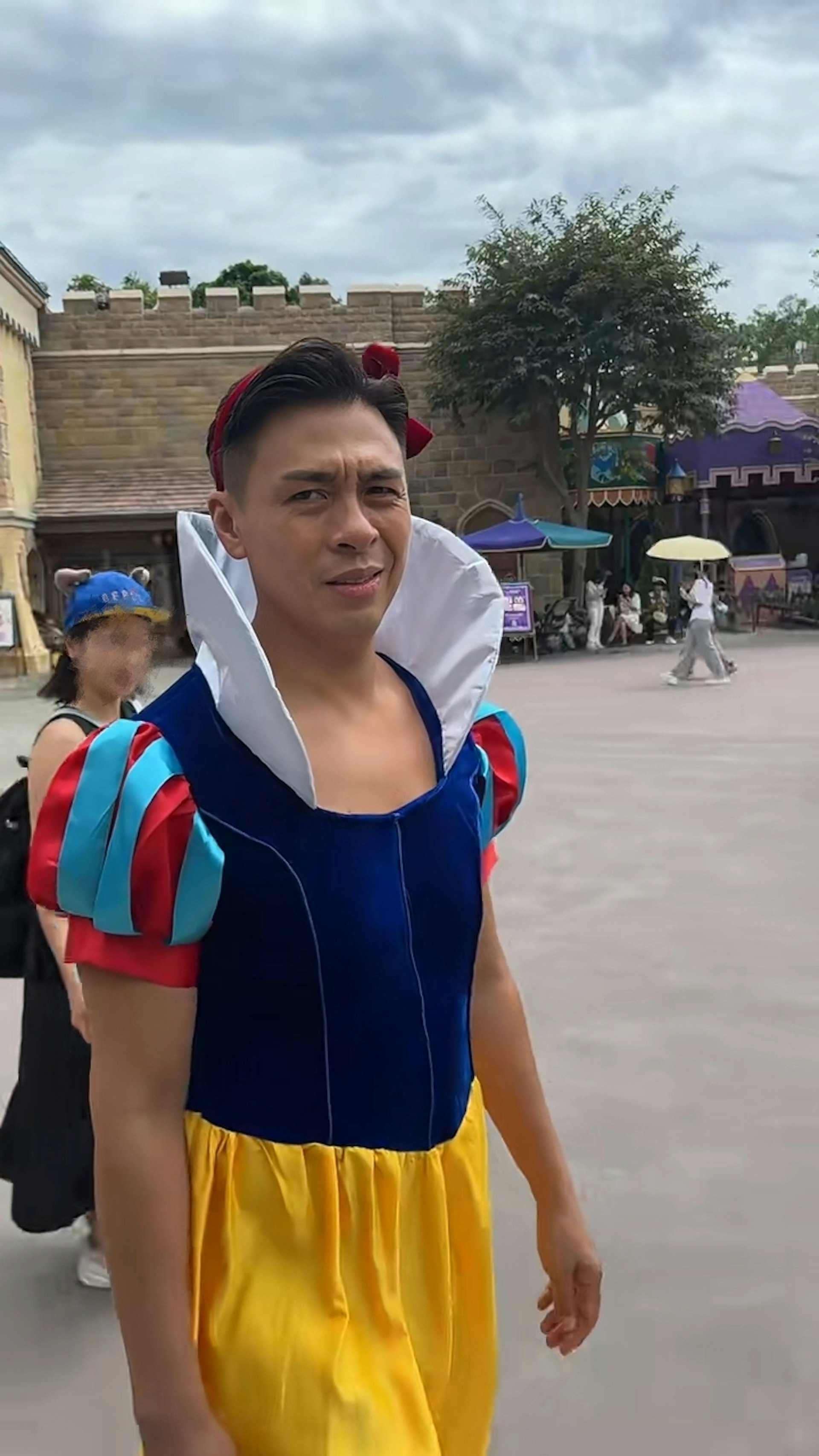 秒变小跟班。(小红书@陈少邦)