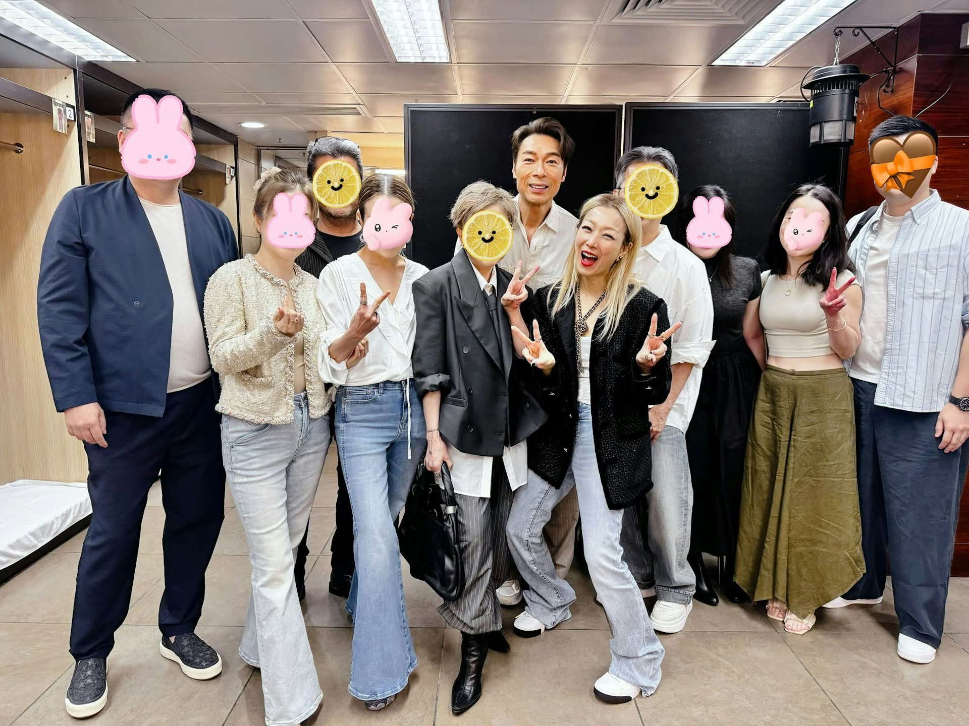 郑秀文携家人支持许志安红馆骚。(IG@郑秀文 Sammi Cheng)