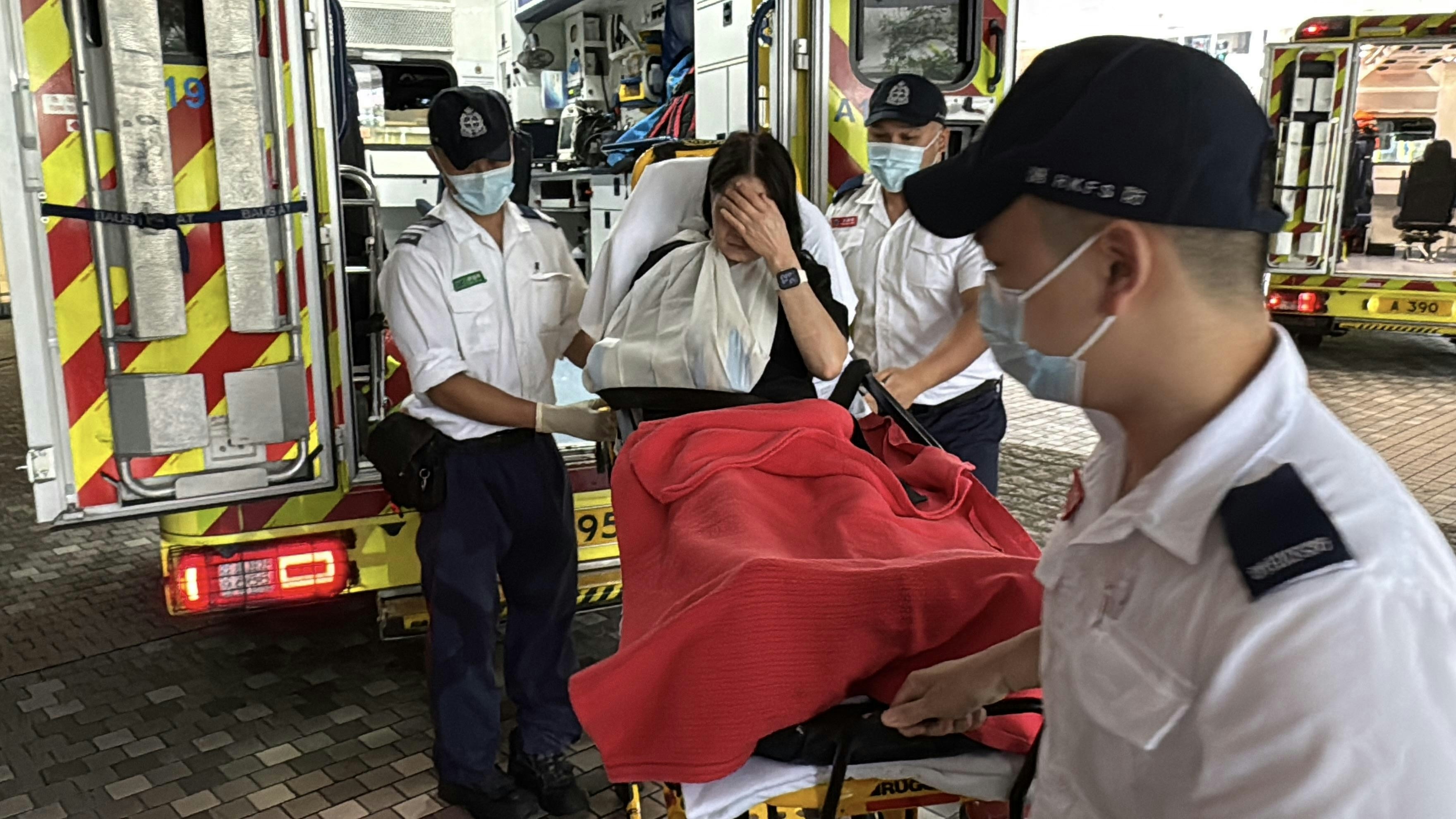 大围围方一餐厅女员工右手卷入切肉机受伤送医-硕谷新闻聚合