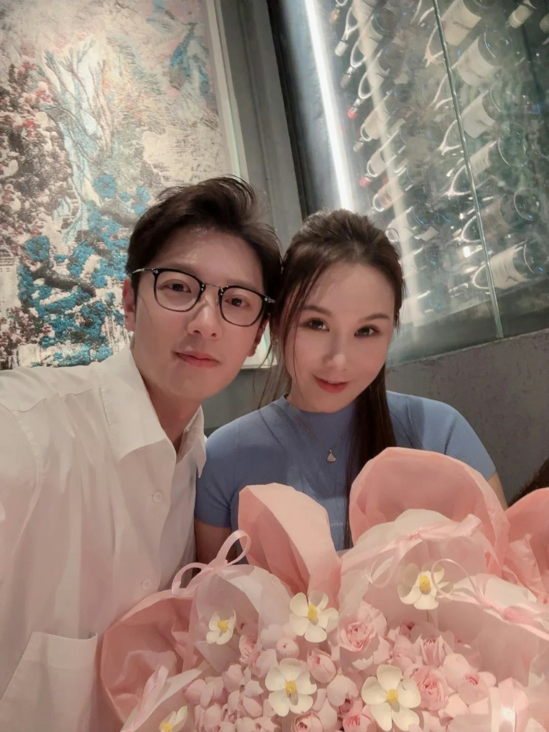 结婚两周年。