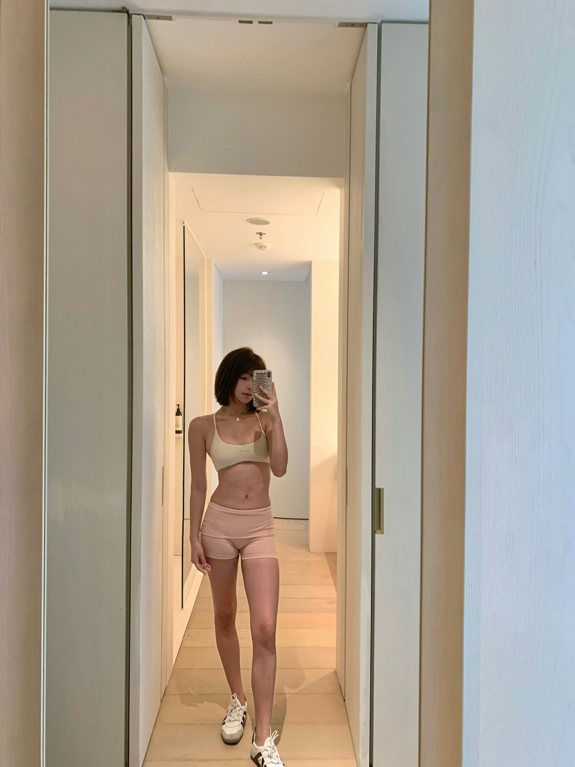 日前晒出一辑火辣健身自拍。(IG@wencysiii)