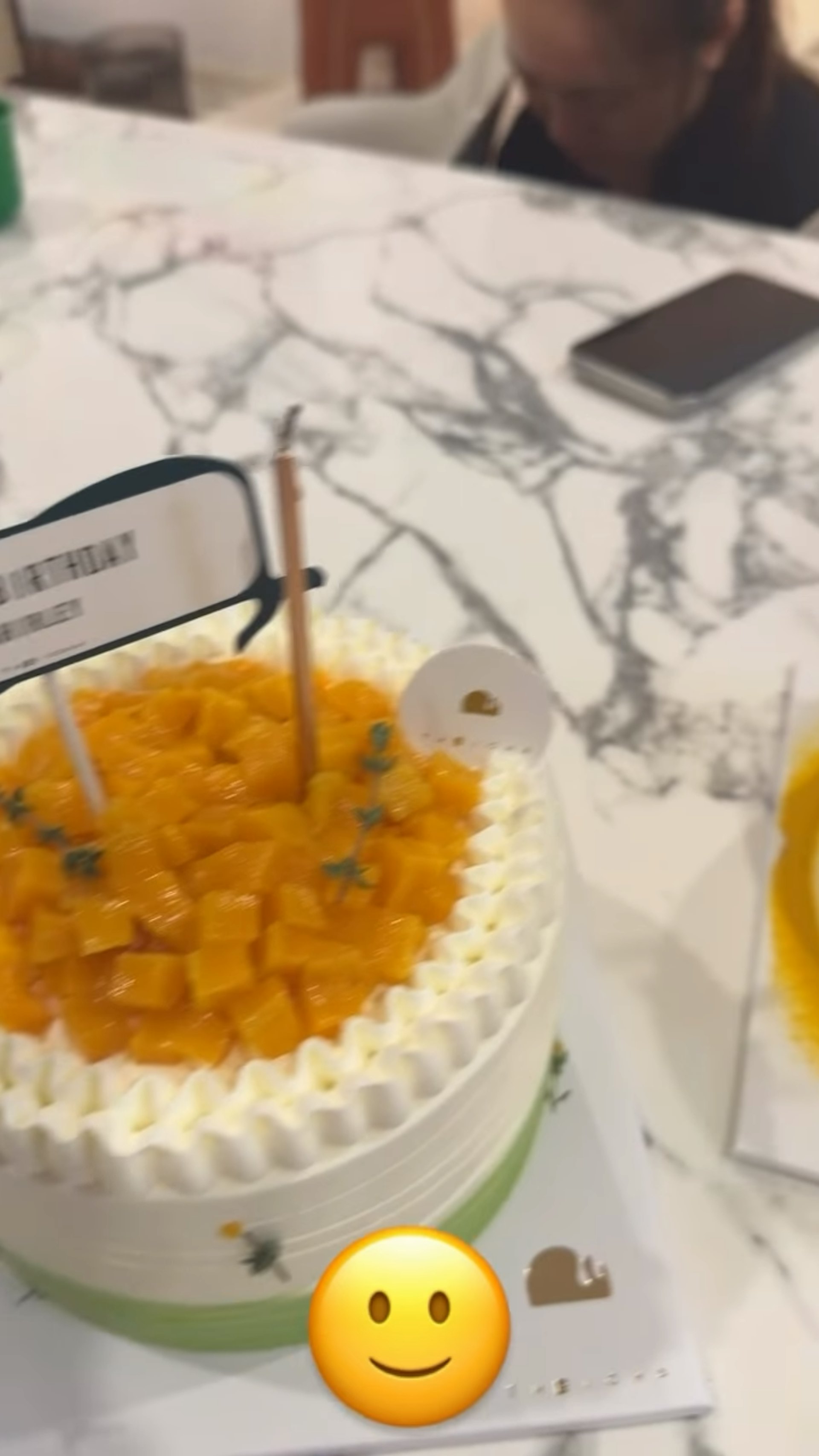 升呢做妈妈后首个生日!(IG截图)