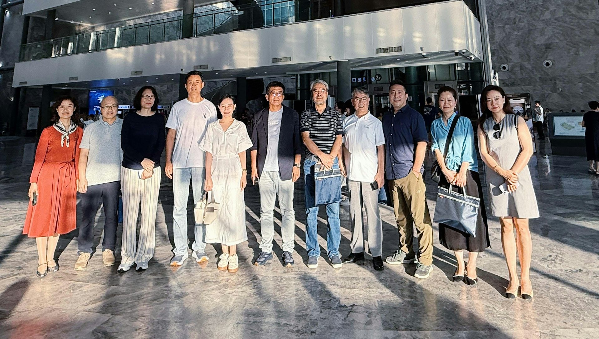 中国广电联合会纪录片专业委员会2025年会合影,左起:高慧、张雅欣、高松、胡薇、赵捷、孙曾田、高宏明、路树强、陈庆、唐静。