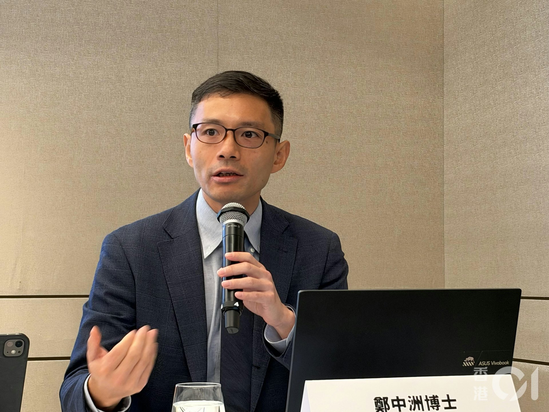 郑中洲表示,加速器成立 6 年来斥资 3 亿元人民币打造,从逾千家公司中极严格筛选出 25 家成员企业进驻,提供全方位科研与商业支援。
