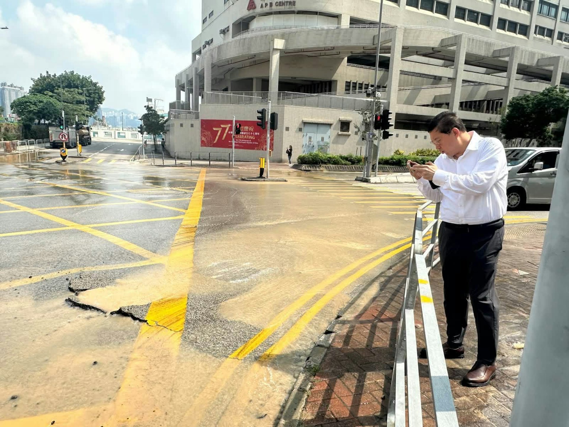 民建联九龙城团队任威霖到场了解及跟进。(民建联九龙城支部/Facebook)