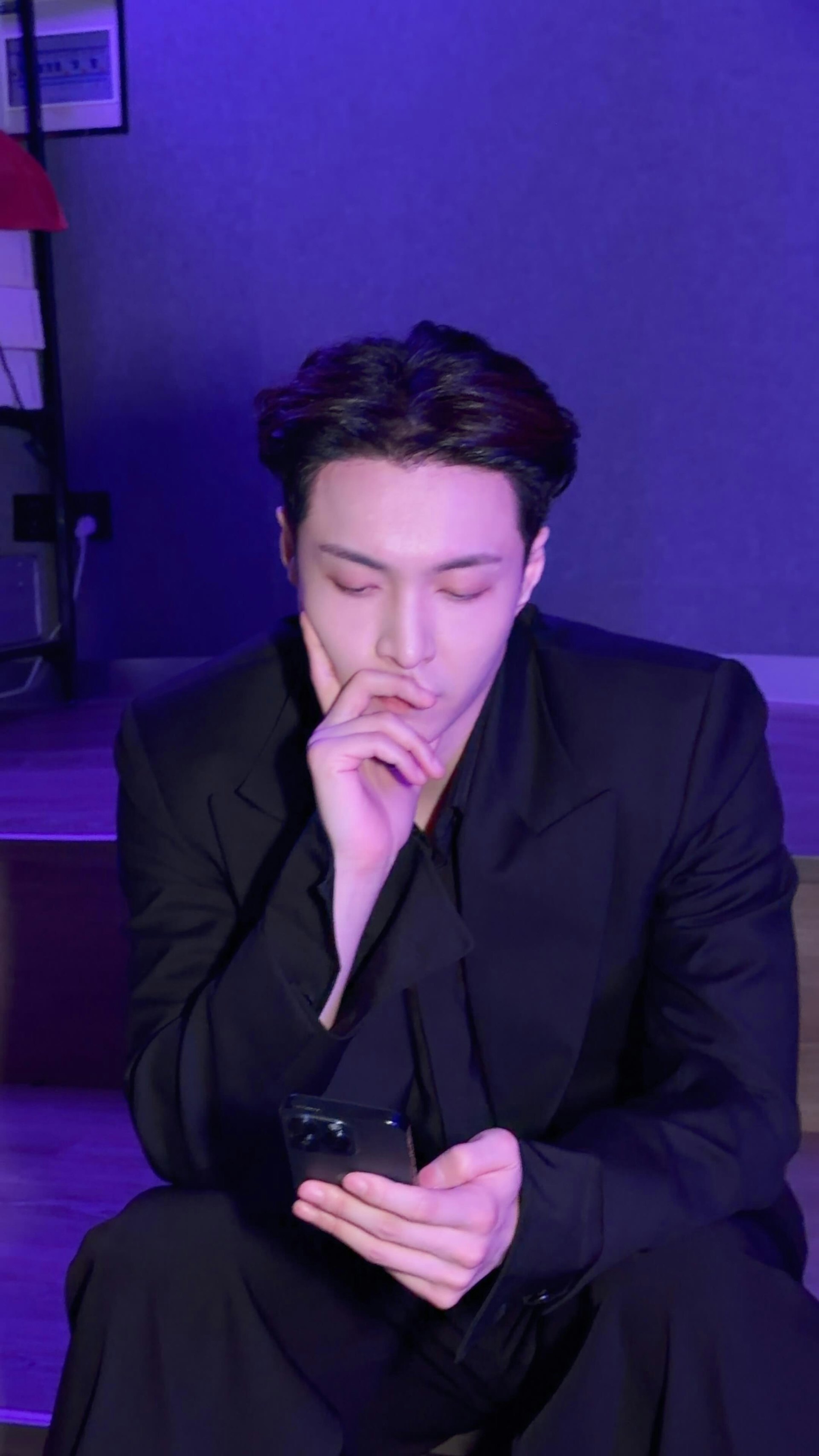 中国男星张艺兴。(IG@layzhang)