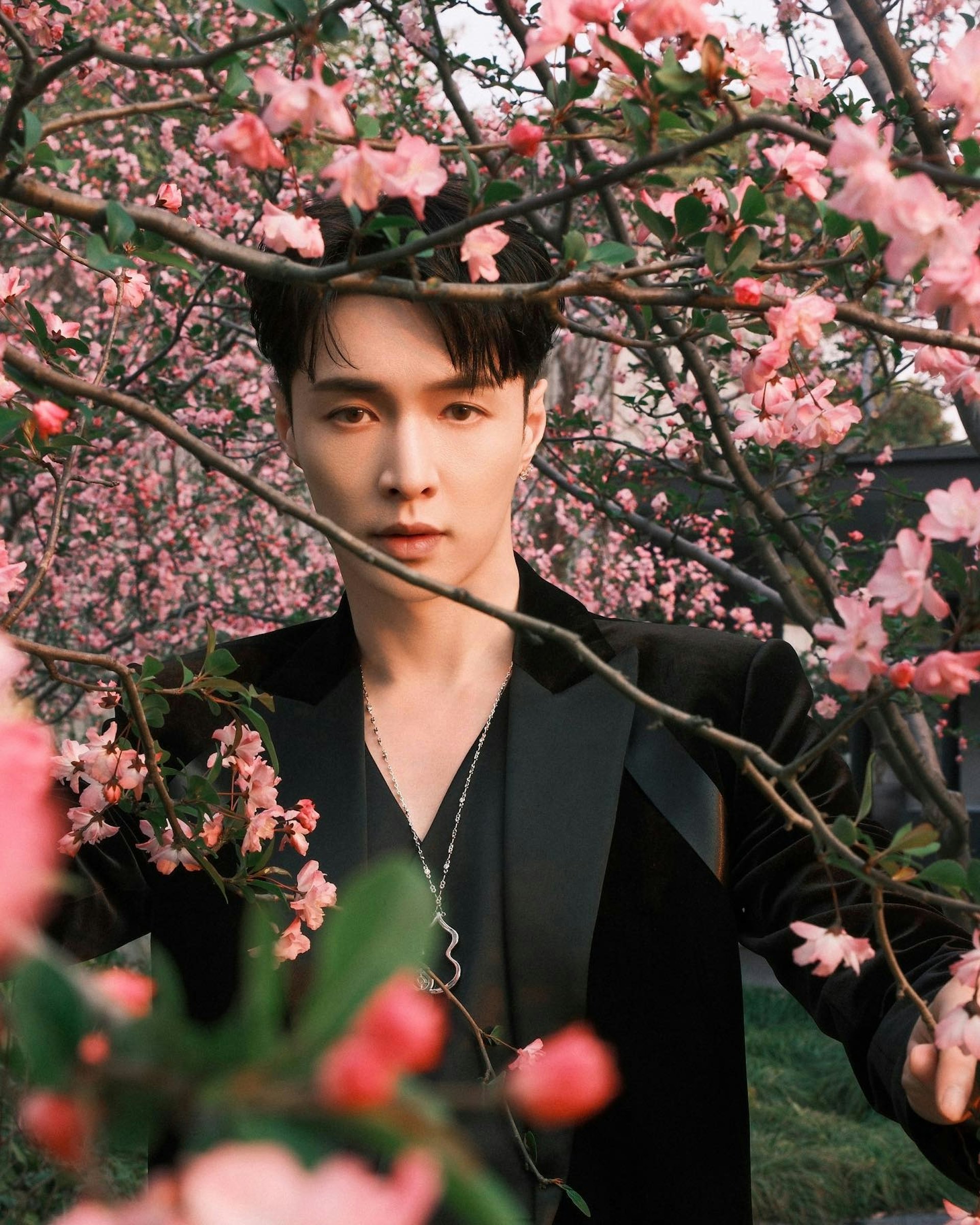 中国男星张艺兴。(IG@layzhang)