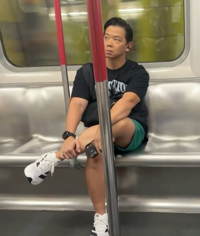 身形大只又悭家。(小红书)