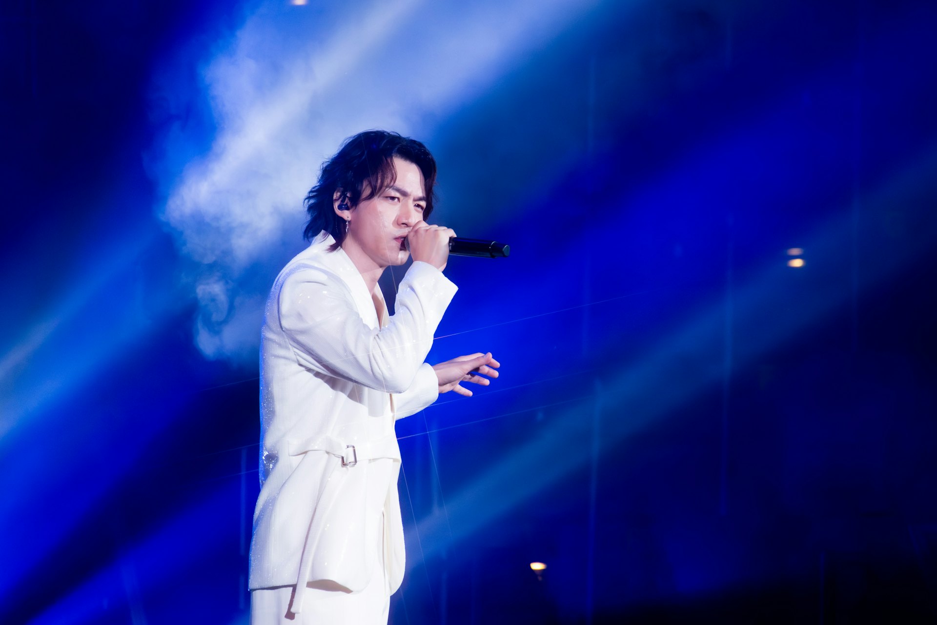 《中年好声音4》伊馆首场落幕,十强深情合唱《朋友》泪洒舞台 《中年好声音4》伊馆首场落幕,十强深情合唱《朋友》泪洒舞台