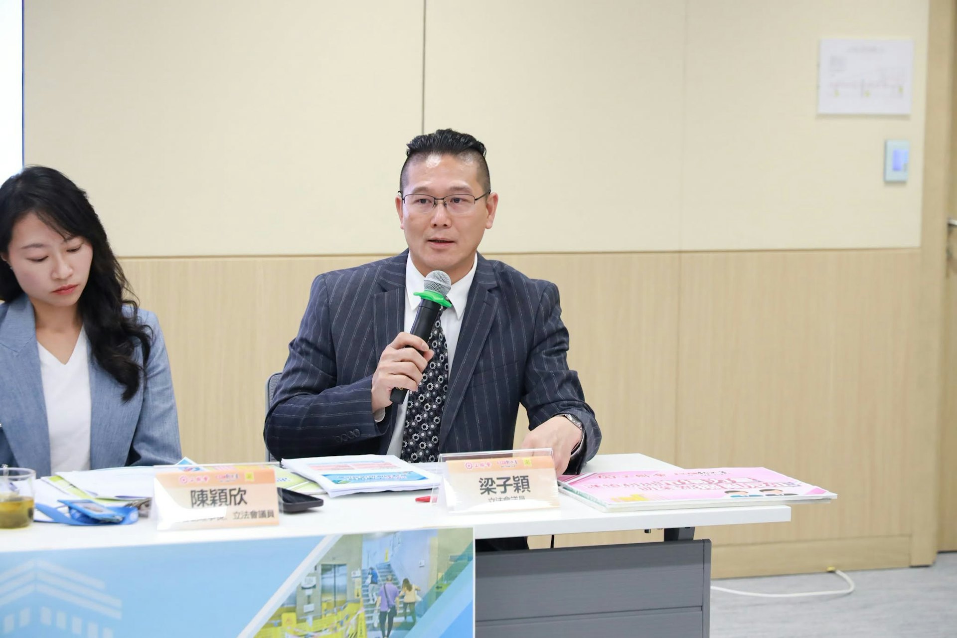 工联会发布《改革大厦维修管理制度》倡议,建议政府成立全新的法定机构「大厦维修管理局」。图为梁子颖
