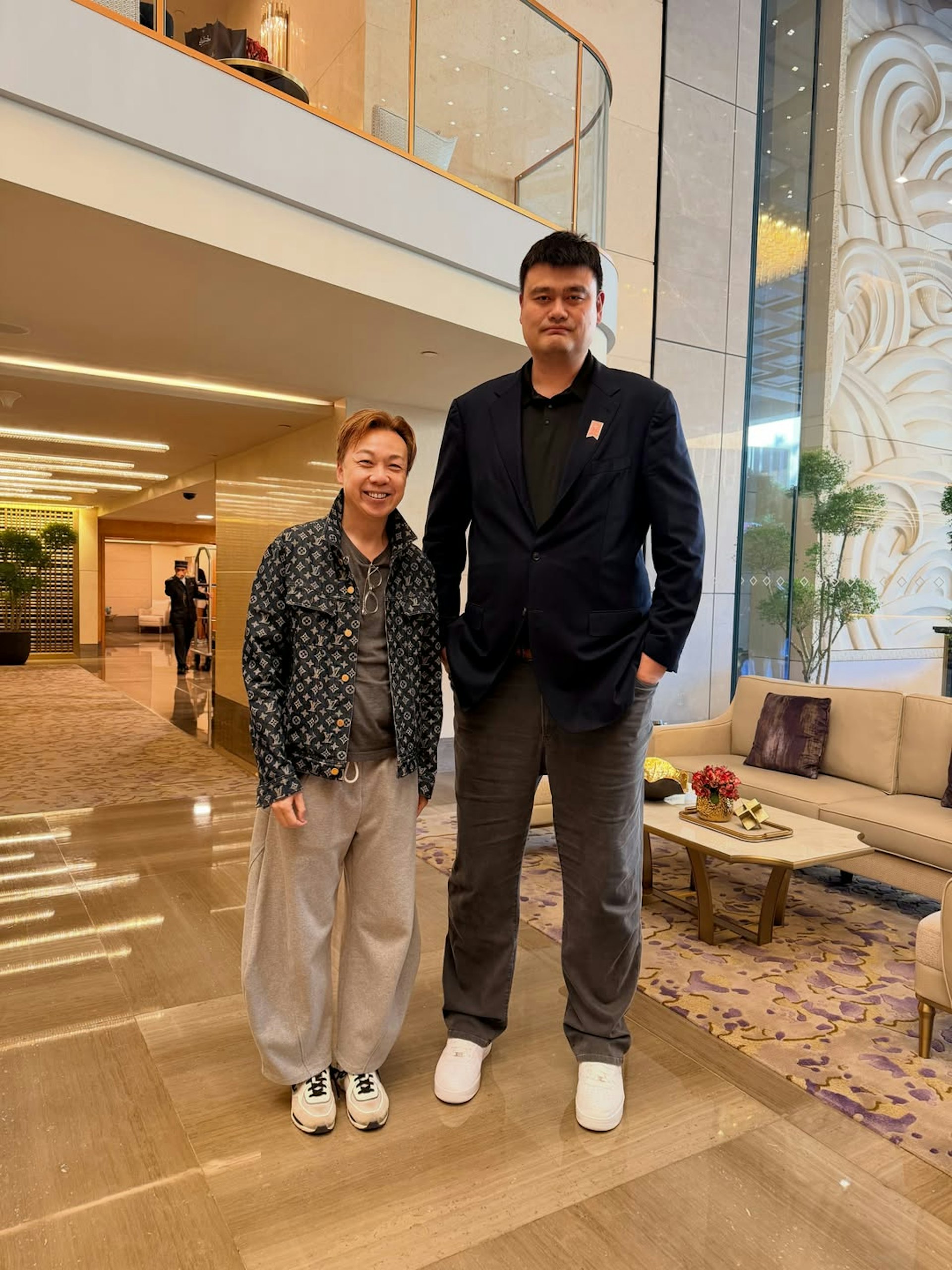 Francis指能跟姚明合照机会少之有少,事后睇相见到身高差都觉得相映成趣。(Instagram:numberonepr)