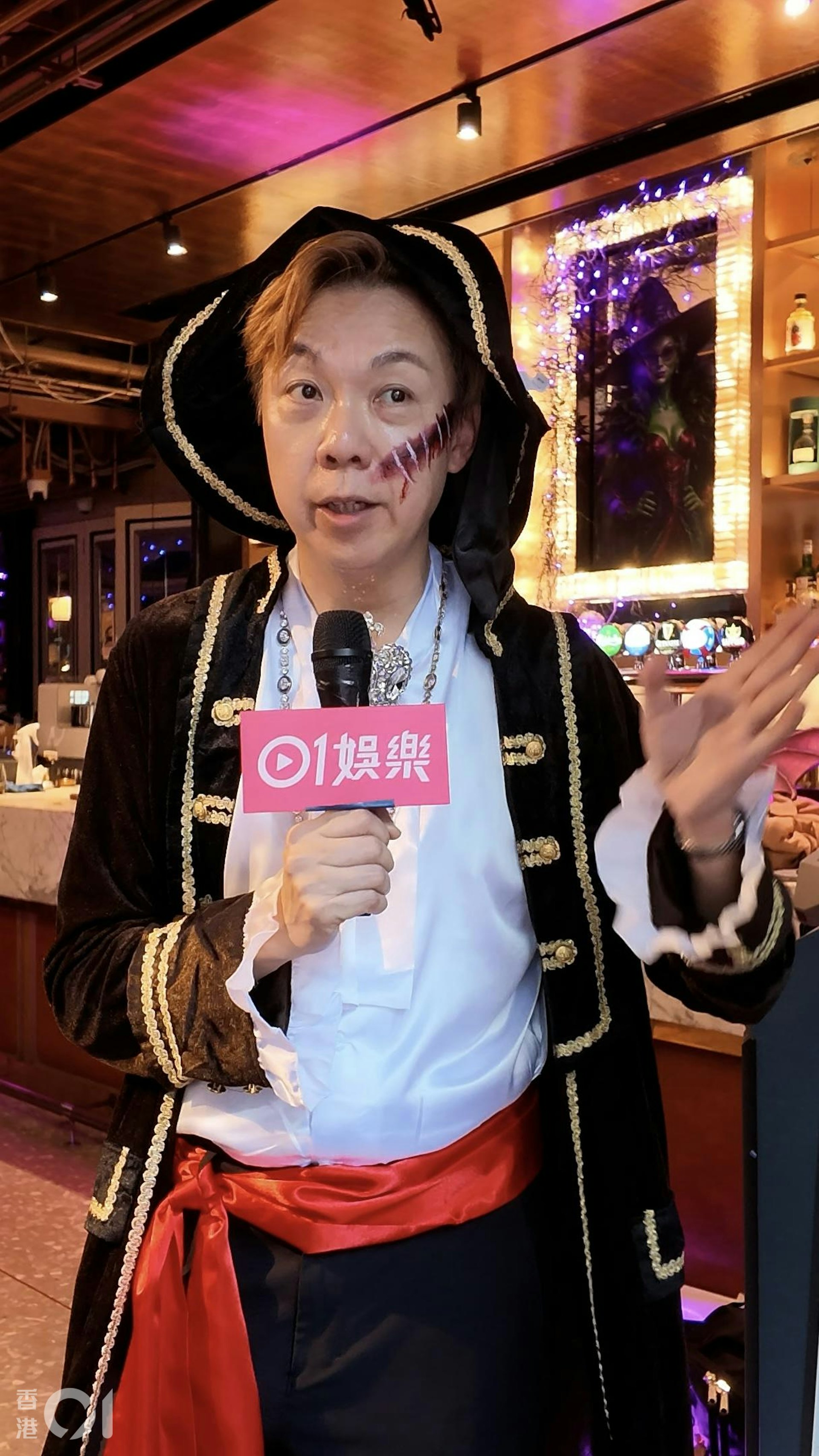 Francis愿向王贤志伸出援手:「如果佢哋有咩需要帮手,唔系财政OK?譬如你哋要揾工,或者你要其他帮忙,我系好乐意去帮助佢哋,因为我觉得,都可以安安稳稳咁样揾返份工,然之后都可以好平安,咁健健康康过生活。」