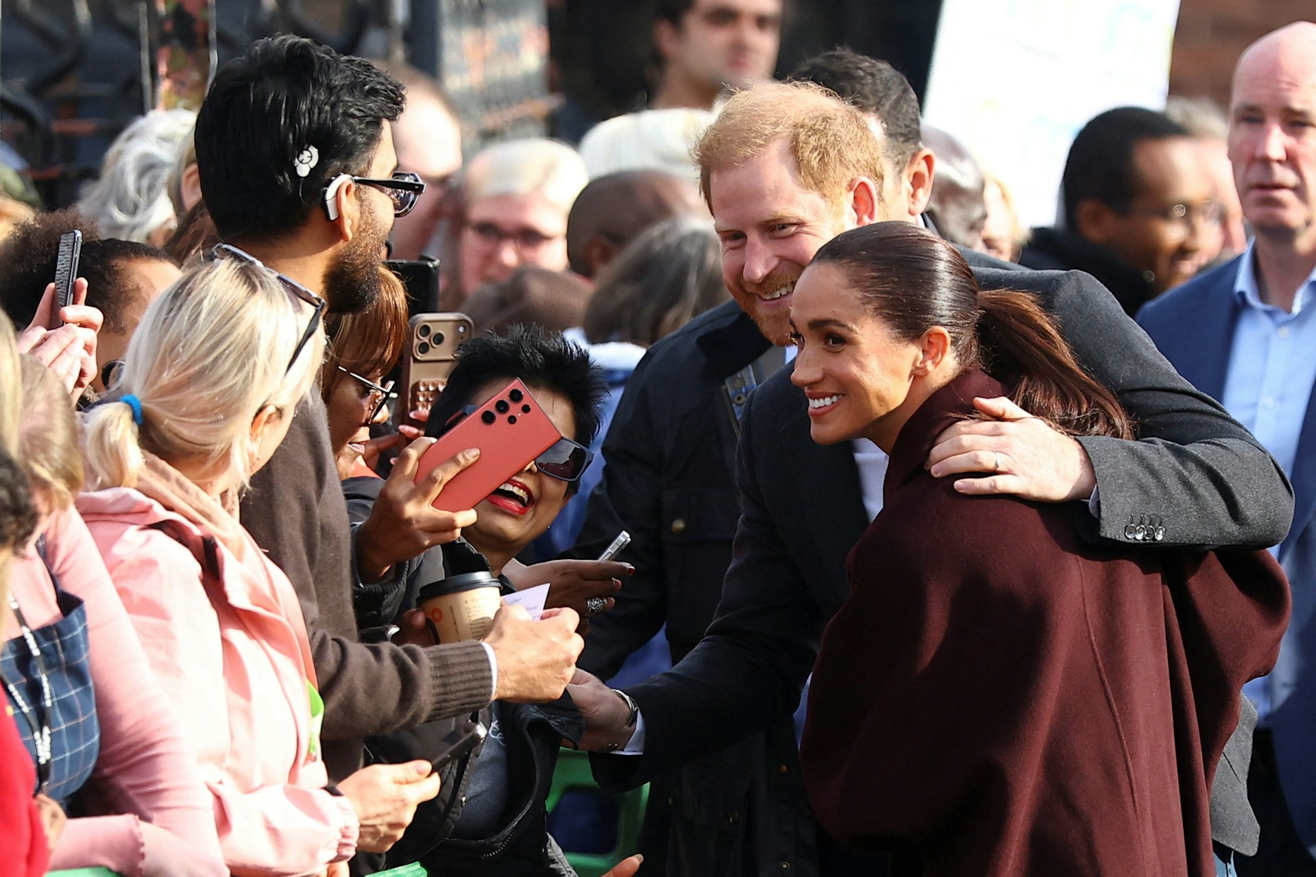 2026年10月15日,英国诺丁汉,哈里王子(Prince Harry)与夫人梅根(Meghan Markle)前往当地参观社区录音工作室。