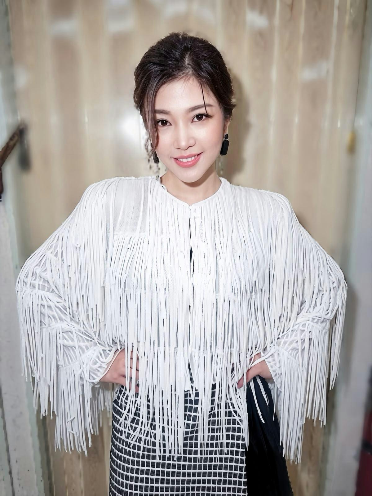 邱芷微跨界《爱·回家之三代同糖》饰心机歌手,与车婉婉上演激烈对手戏 邱芷微跨界《爱·回家之三代同糖》饰心机歌手,与车婉婉上演激烈对手戏