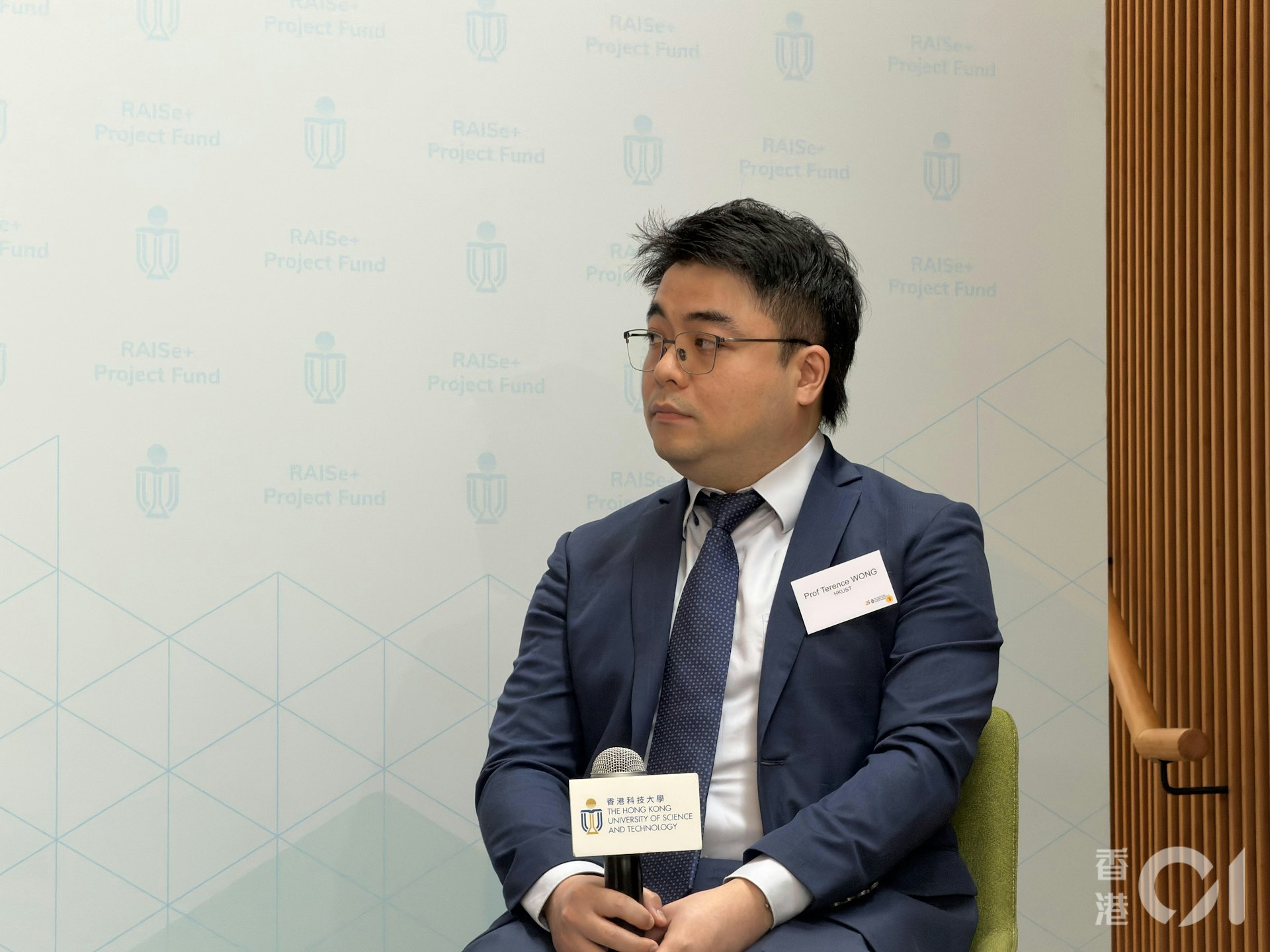 化学及生物工程学系副教授黄子维指,获大学及政府出资力撑,能有效为产品建立市场信任。