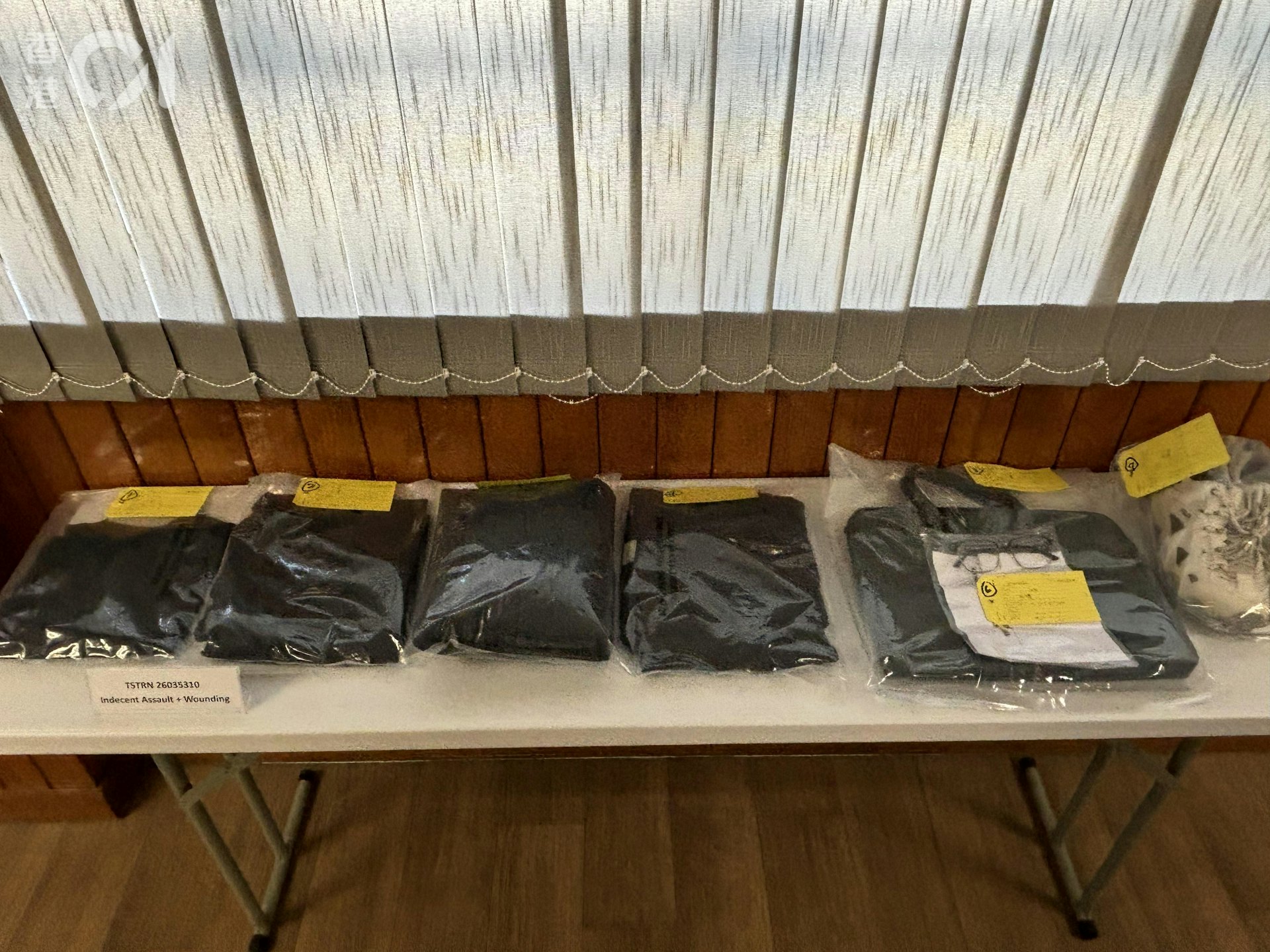 警方其后搜查被捕人的住所,并检获其犯案时所穿着的衣物。