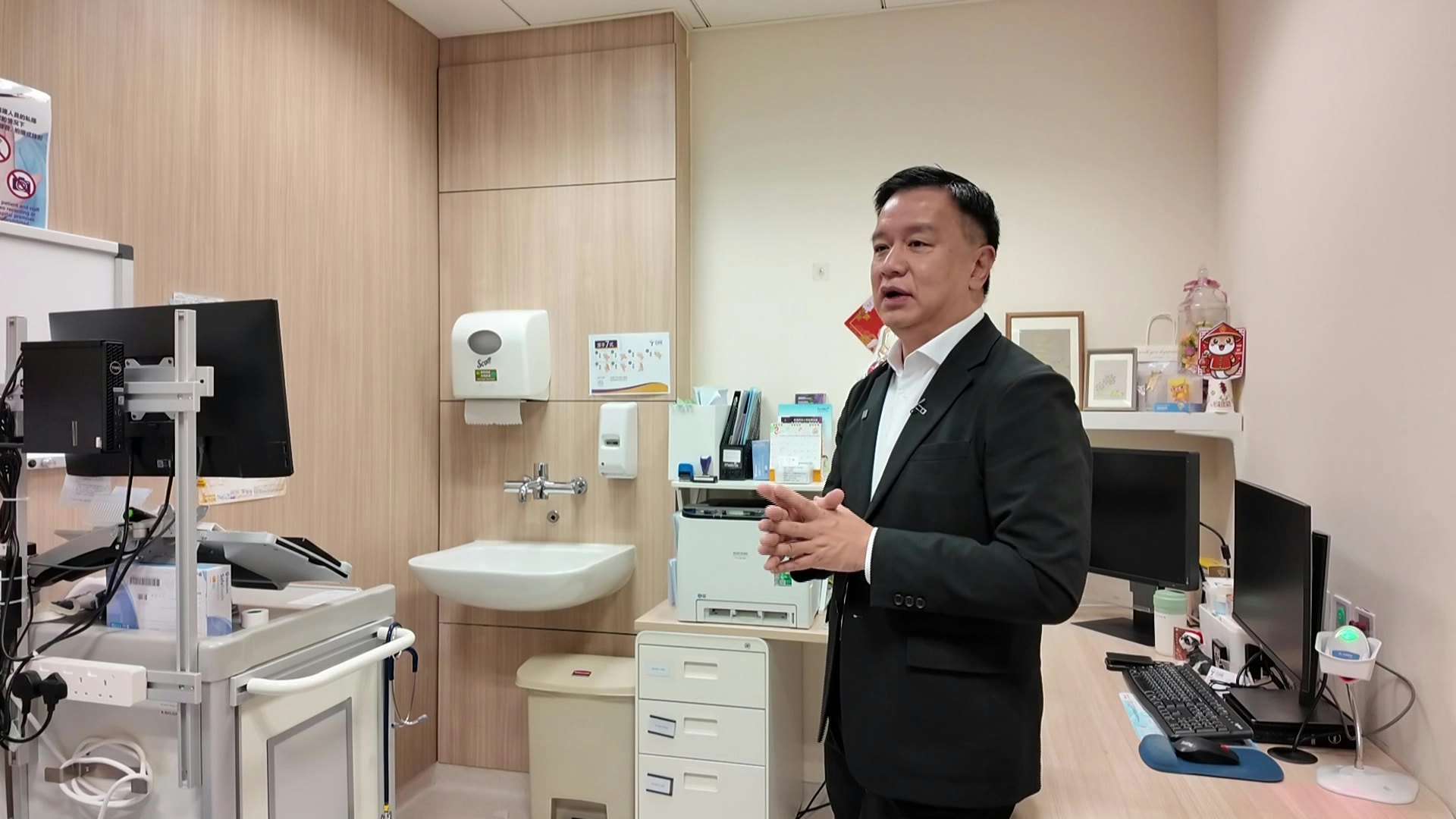 Clara昔日的诊症室,由容树恒接手,容医生还有继续帮Clara跟进部份病人。