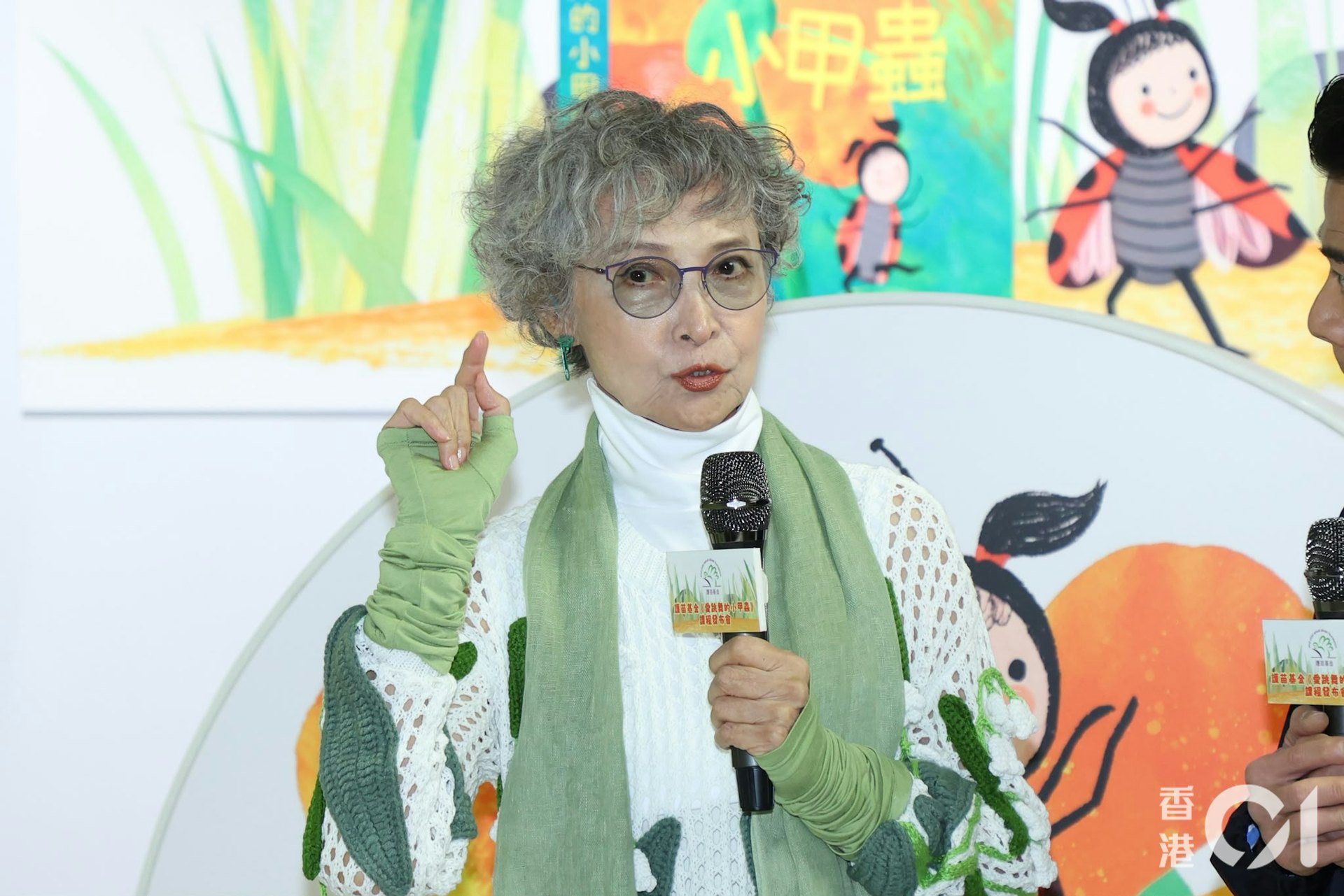 因为耳鸣这个病,芳芳姐不宜外出,从而扼杀了见朋友的时间,自感失望。