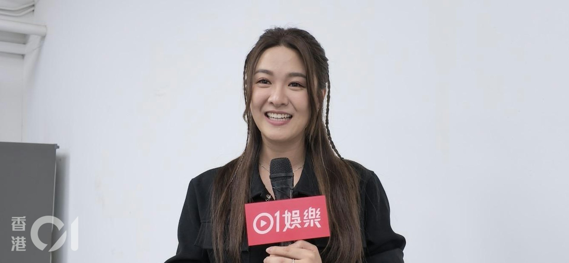 江嘉敏大赞江美仪:「佢对我嚟讲系一个好好嘅妈妈同埋一个前辈!」并分享私下暖心事。