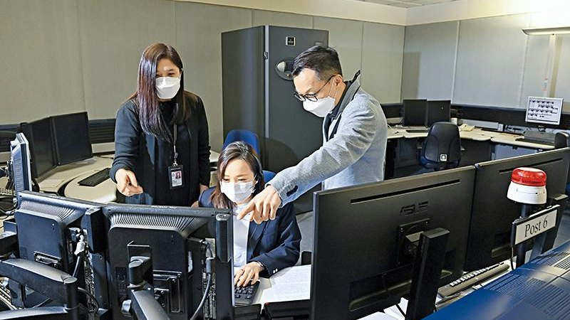 鄧炳強:999將增實時視像功能 利用AI排序報案優次 2028年啟用