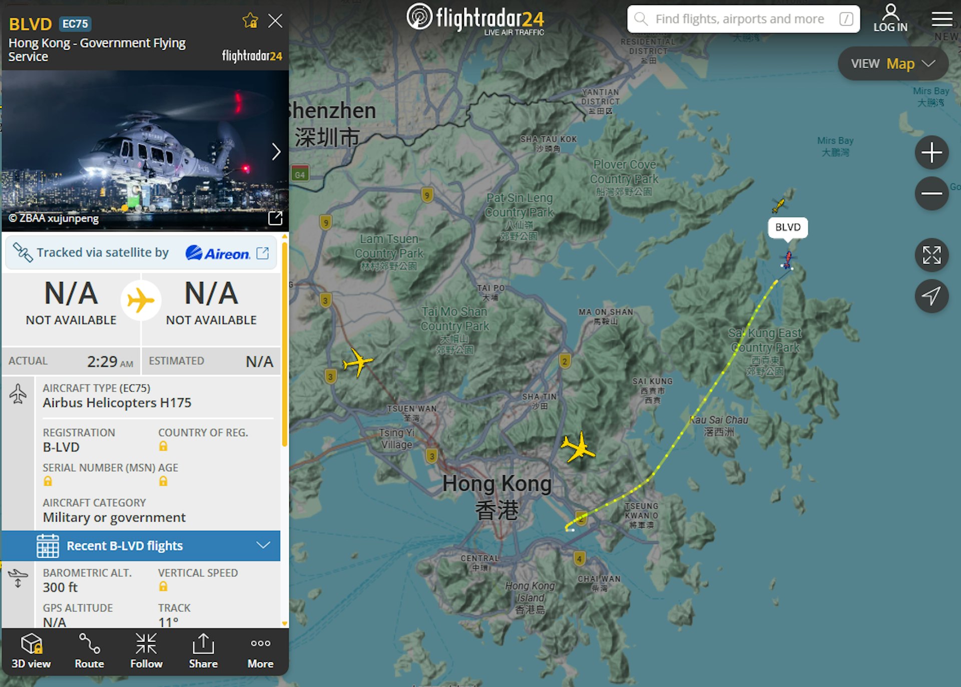 政府飞行服务派出直升机救起事主,送往东区医院治理。(flightradar24截图)