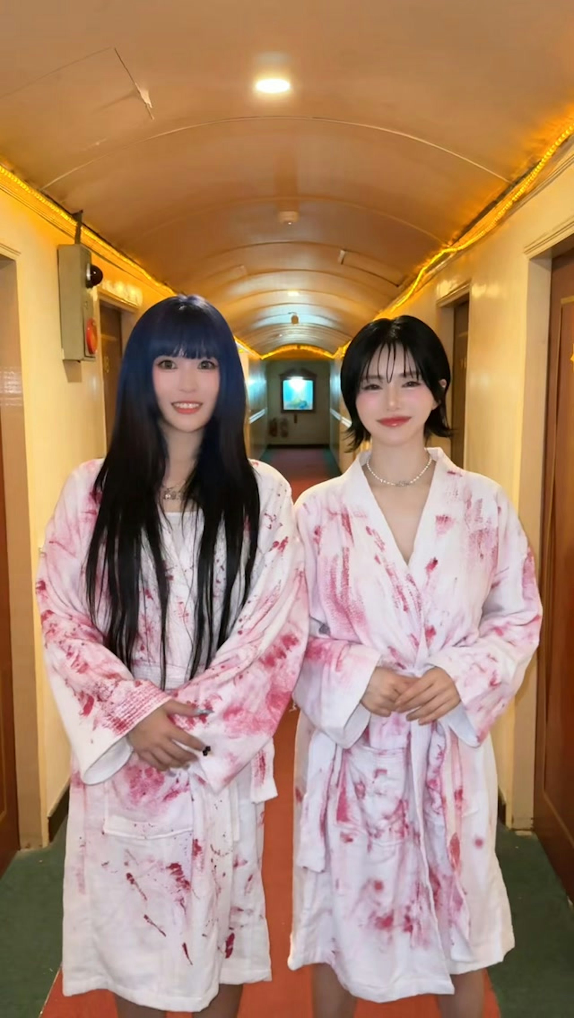 近期女团HUR+成员C.Holly跟DJ SODA频合体宣传新歌《花心大萝卜》。(IG@c.holly.com_)