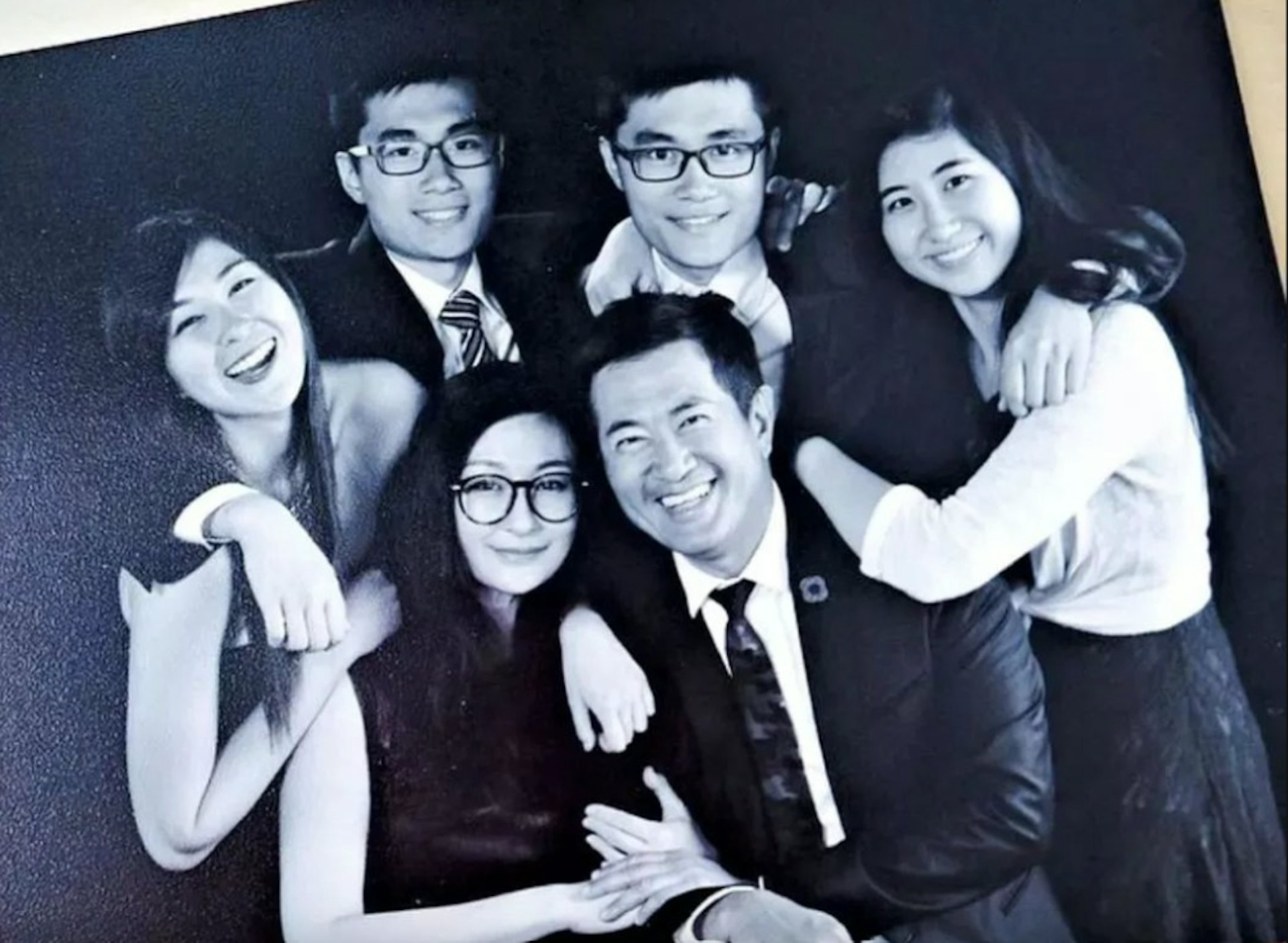 邓梓峰太太系已故施明嘅妹妹。(IG@patrick_dunn_official)