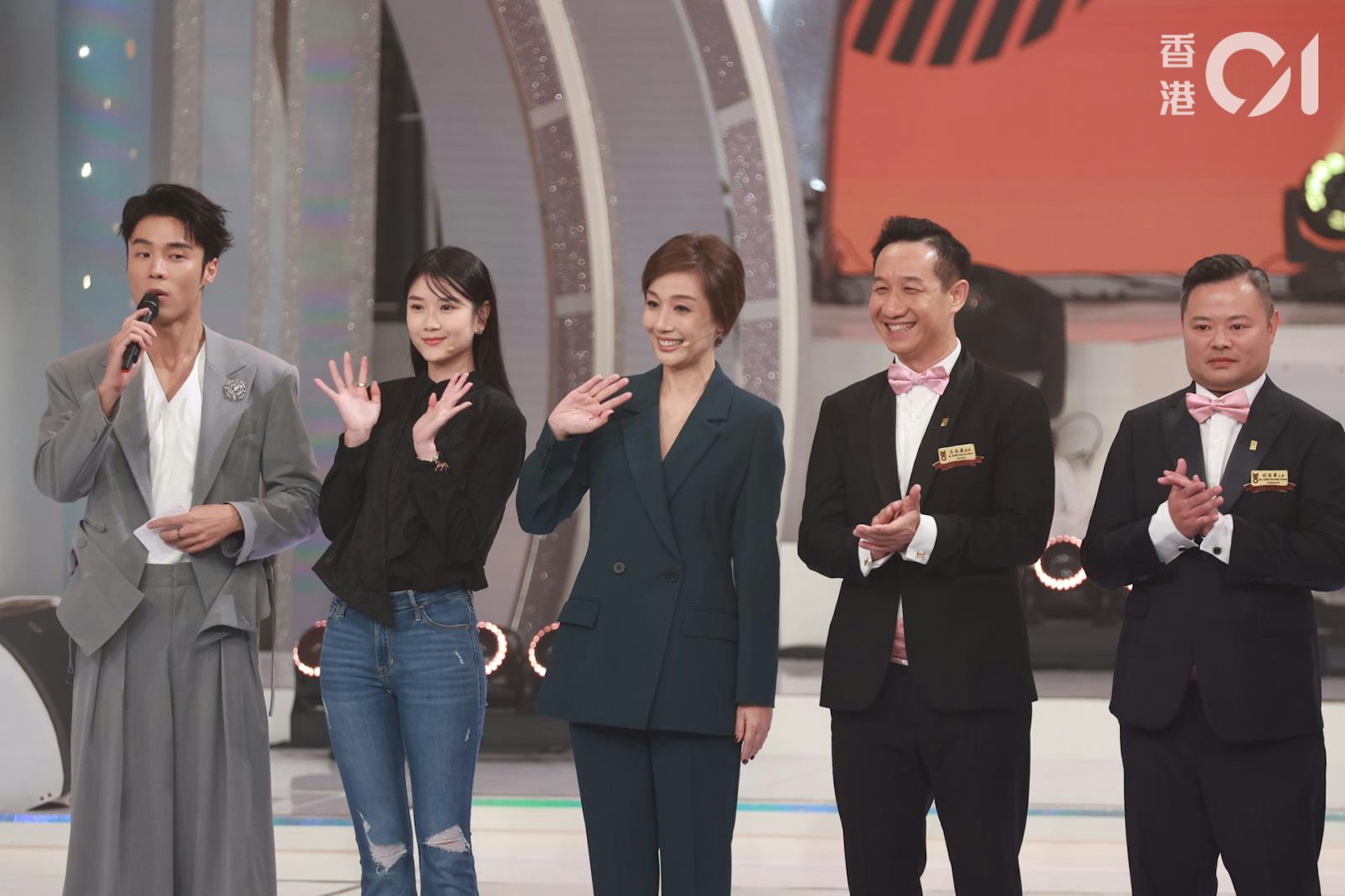 江美仪事先声明不接受访问。