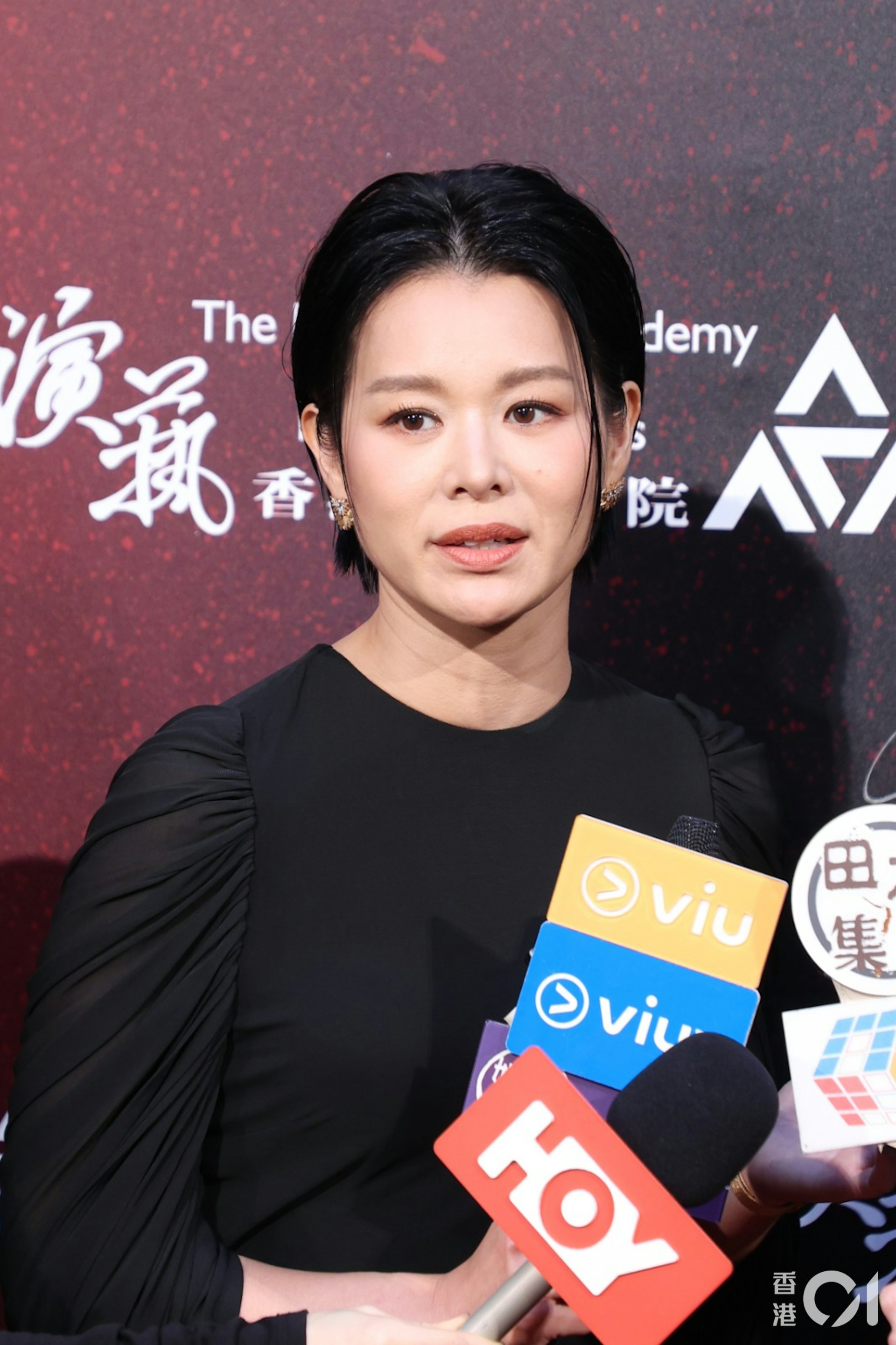 胡杏儿今年报读了香港演艺学院中,由电影电视学院提供的电影制作艺术硕士课程(Master of Fine Arts in Cinema Production),重新做学生。