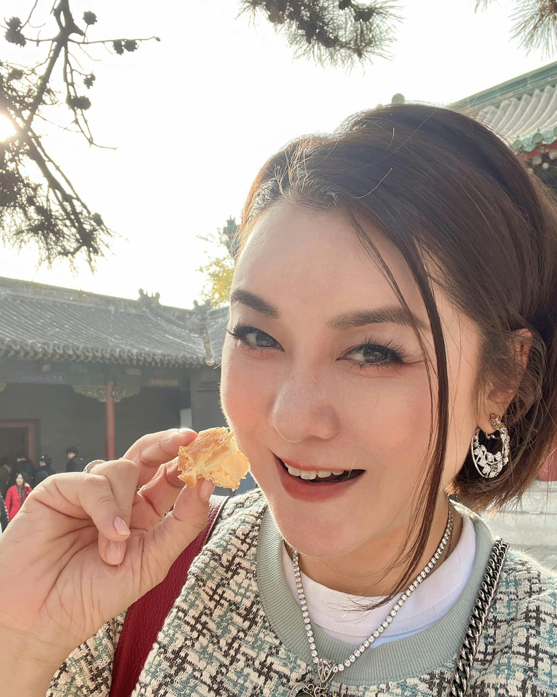 陈淑兰与前任祁文杰夫妇同框庆生,分手后友情依旧令人艳羡 陈淑兰与前任祁文杰夫妇同框庆生,分手后友情依旧令人艳羡