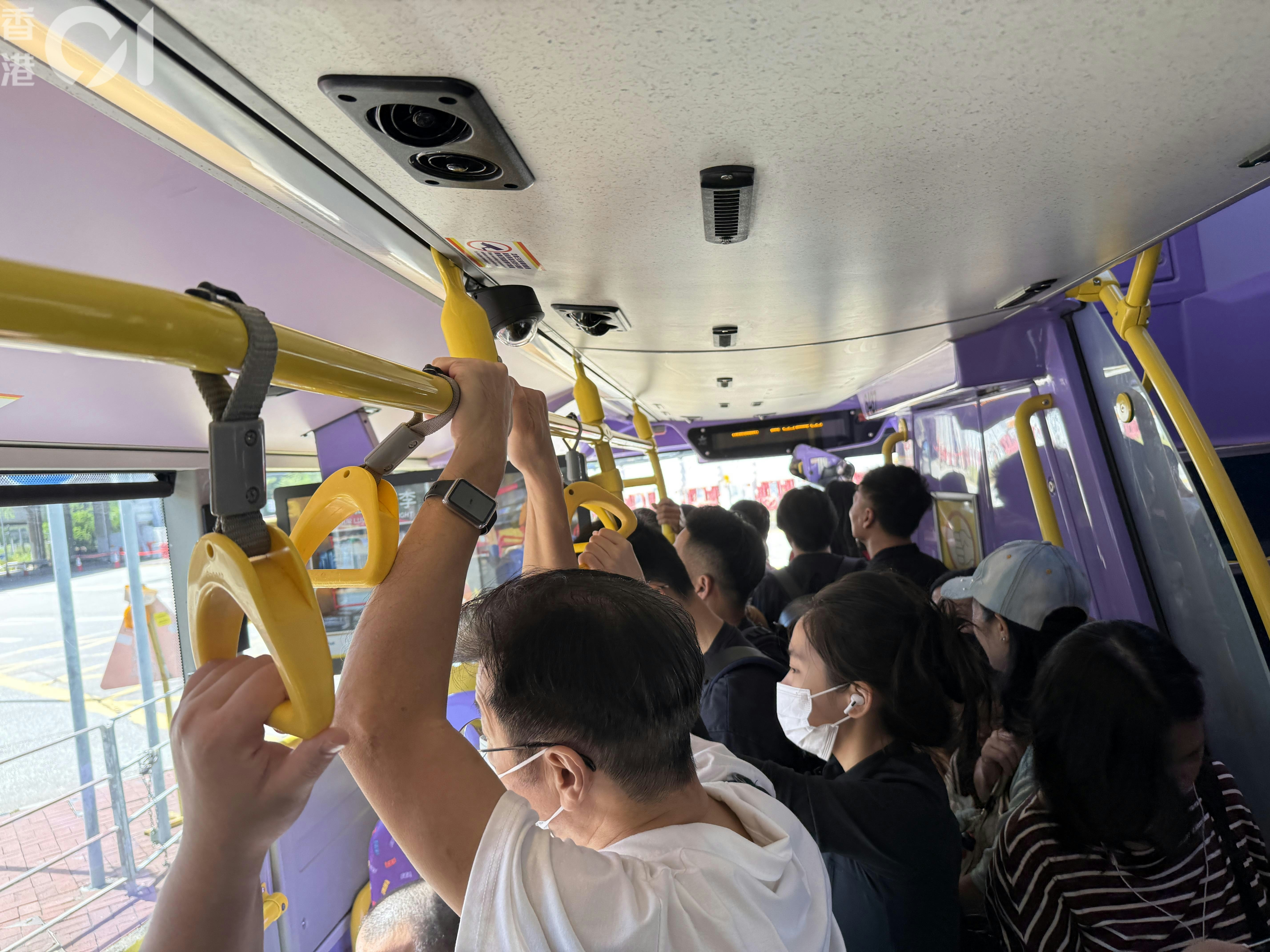 新皇岗口岸启用初期人流拥堵:离境步行耗时从2分钟激增至30分钟 新皇岗口岸启用初期人流拥堵:离境步行耗时从2分钟激增至30分钟