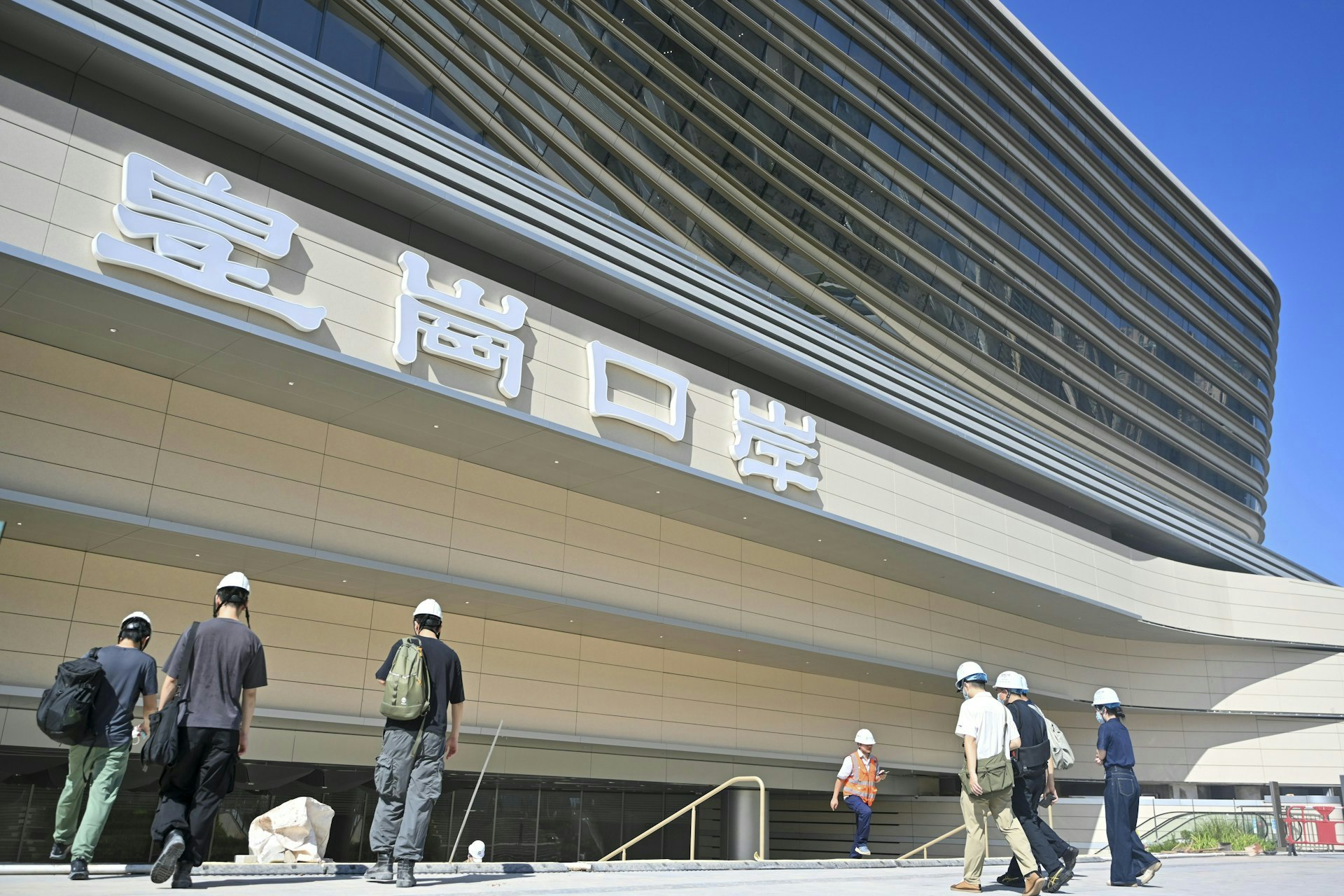 新皇岗口岸已于10月12日正式运作。(中新社)