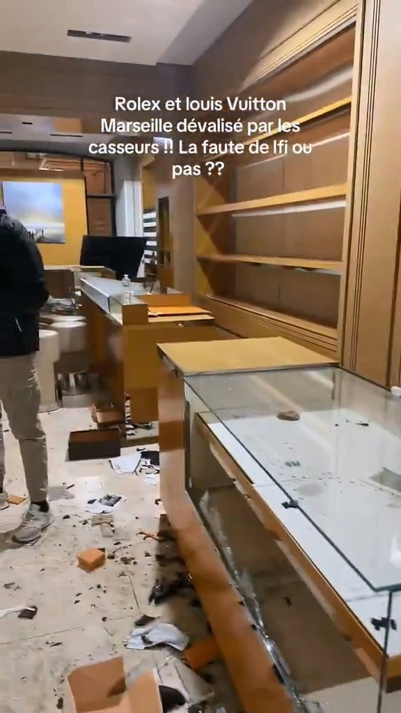 南部城市马赛（Marseille）有数十家商店遭到破坏，知名的老佛爷百货（Galeries Lafayette）、还有爱马仕精品店，以及珠宝、服饰、化妆品和家电商家。（X@ImpactMediaFR）