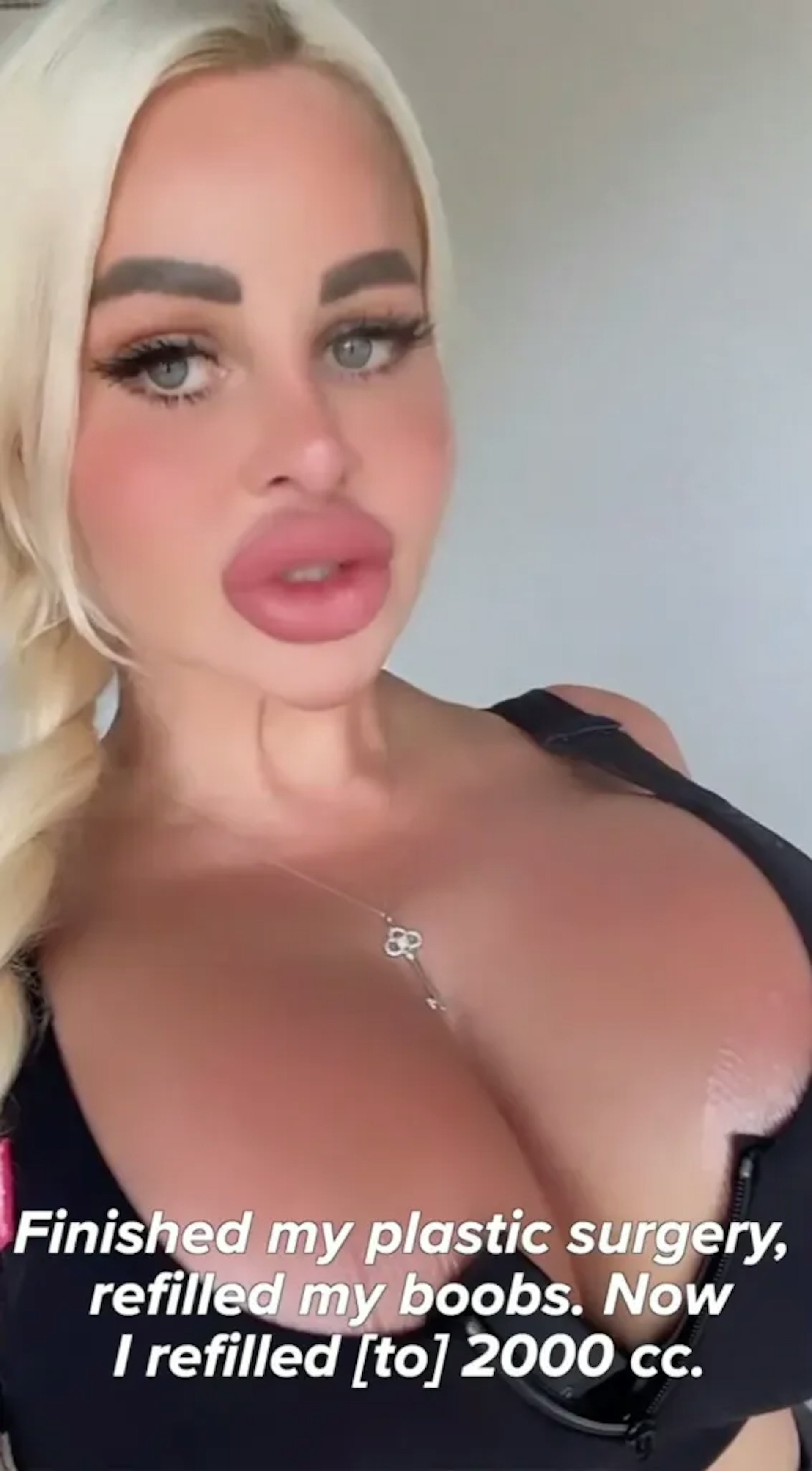 Anna Danilova(Instagram@annushka_da)