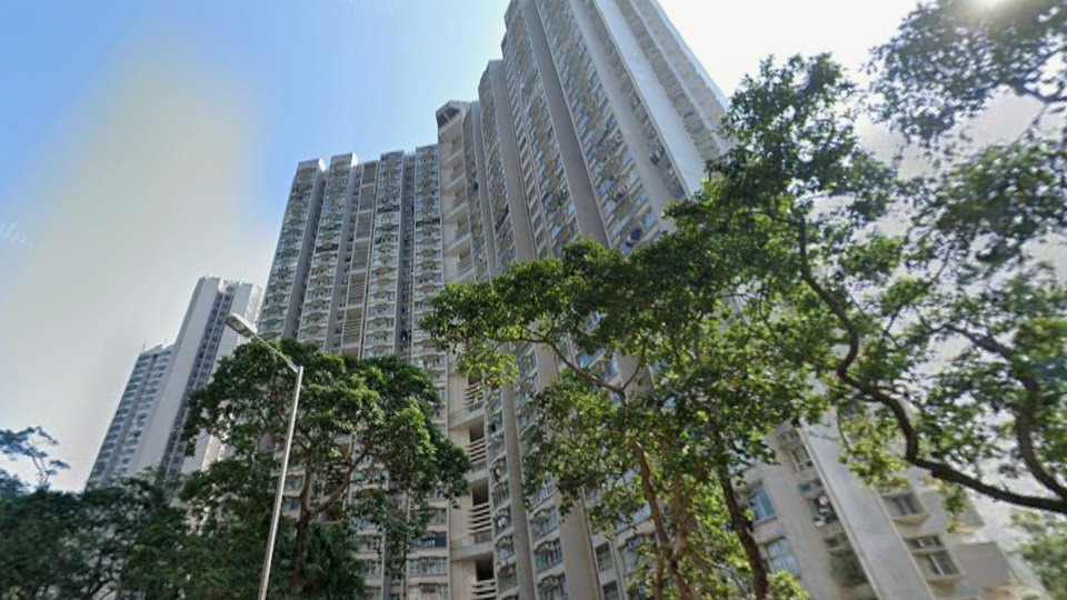 將軍澳浩明苑50歲男住戶暈倒房內 妻子揭發報警惜太遲