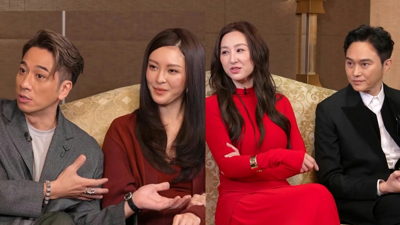 香港ドラマ『璀璨之城』の出演者が番組インタビューで並んで座る様子