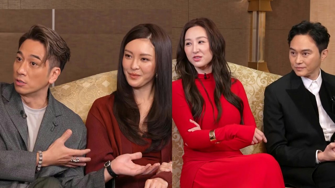 香港ドラマ『璀璨之城』の出演者が番組インタビューで並んで座る様子