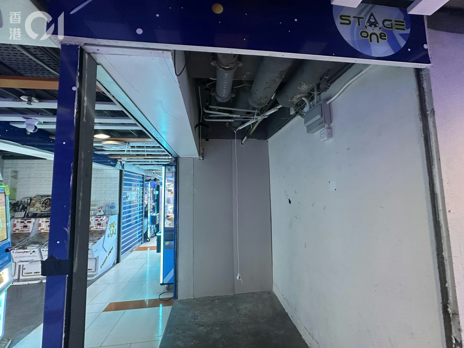 场内有部分原为夹公仔店的舖位被清空及出租