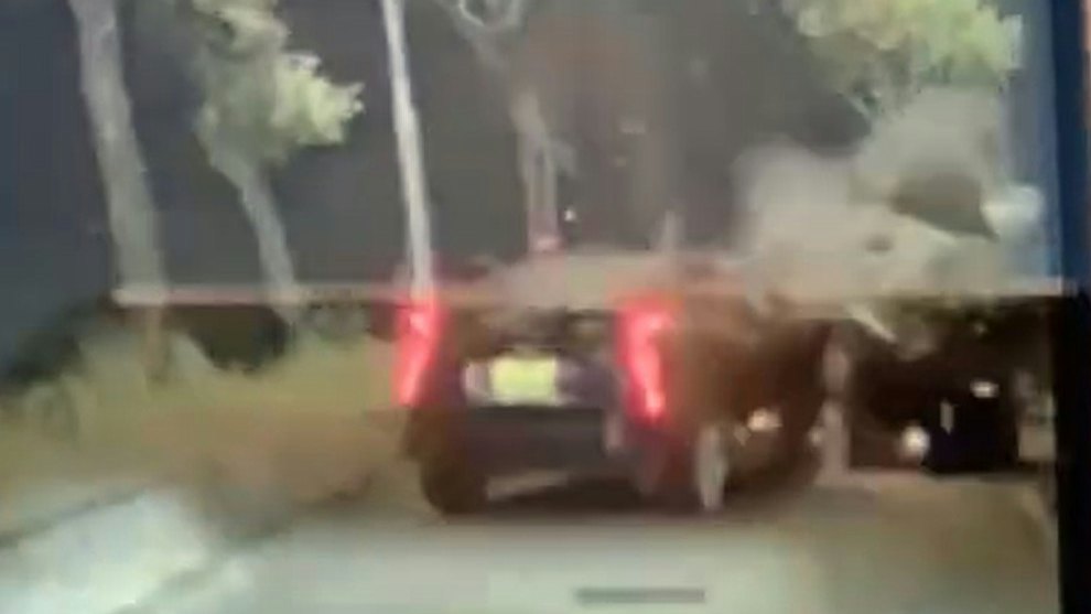 車CAM|大埔私家車疑逆線釀3車撞 其中一車冒煙 兩人受傷